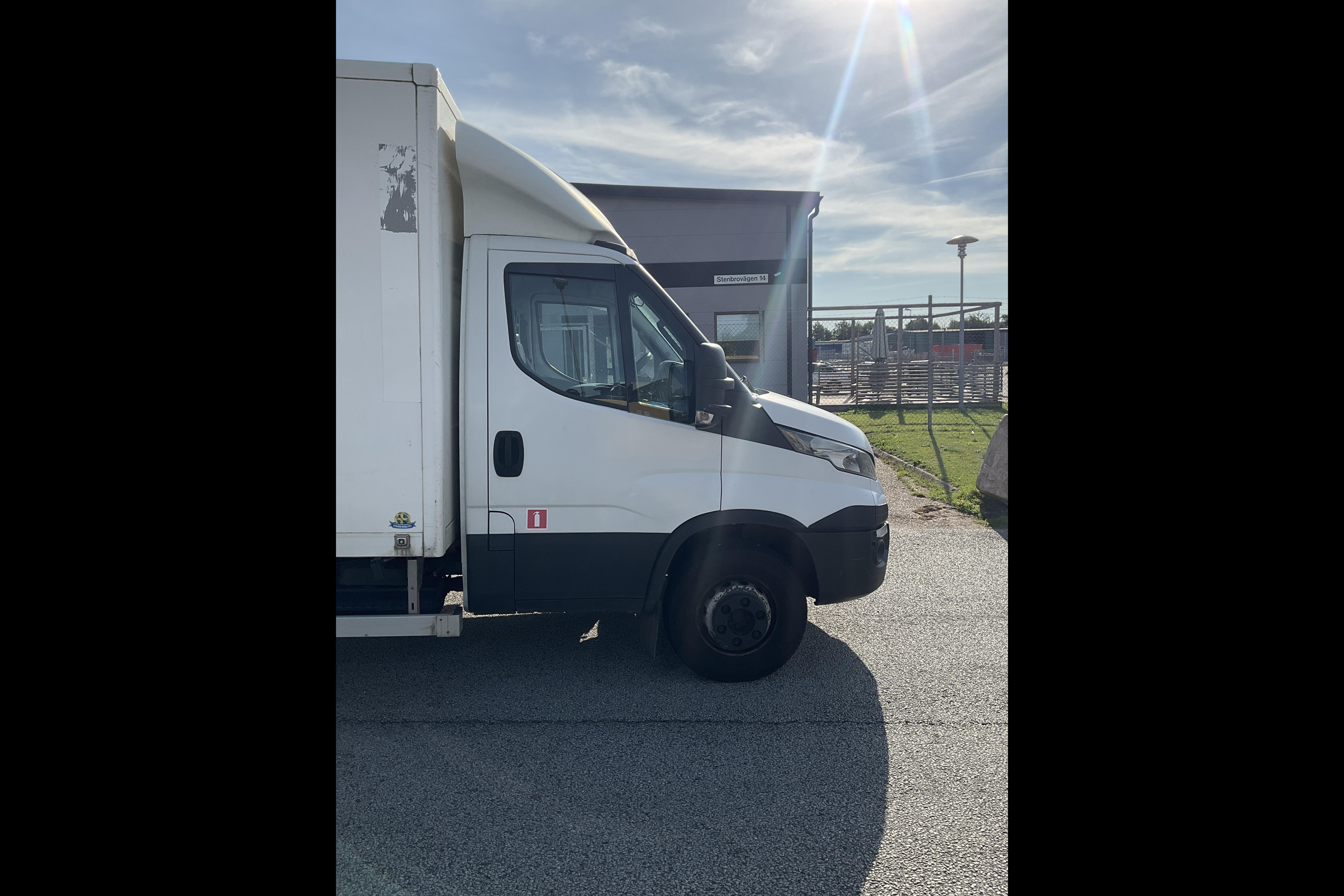 Iveco Daily 70 - 240 129 km - Automat - vit - 2017