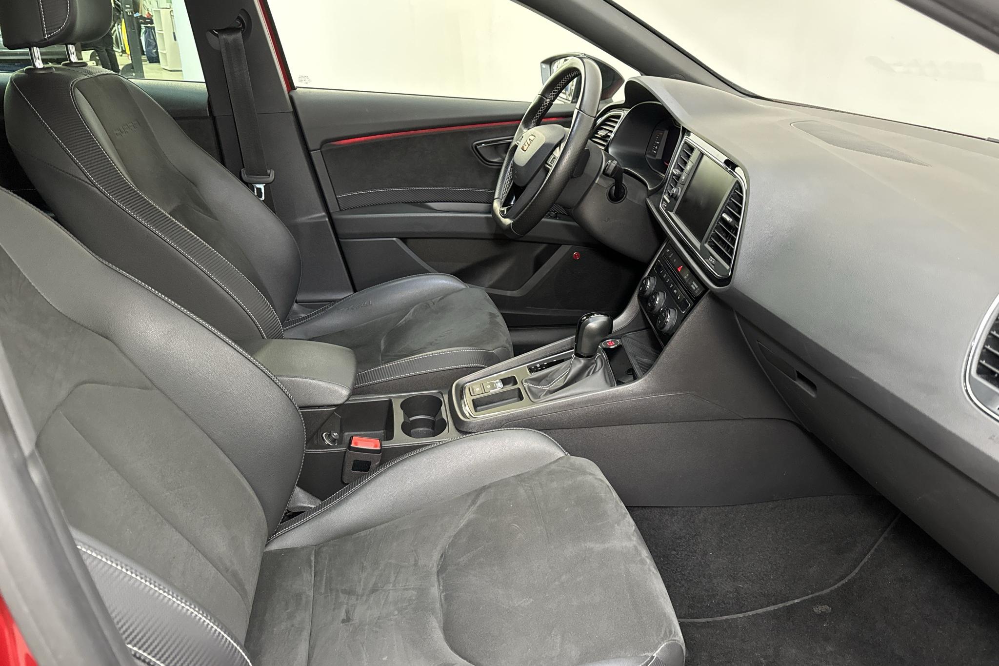 Seat Leon 2.0 TSI Cupra ST 4Drive (300hk) - 10 204 mil - Automat - röd - 2020