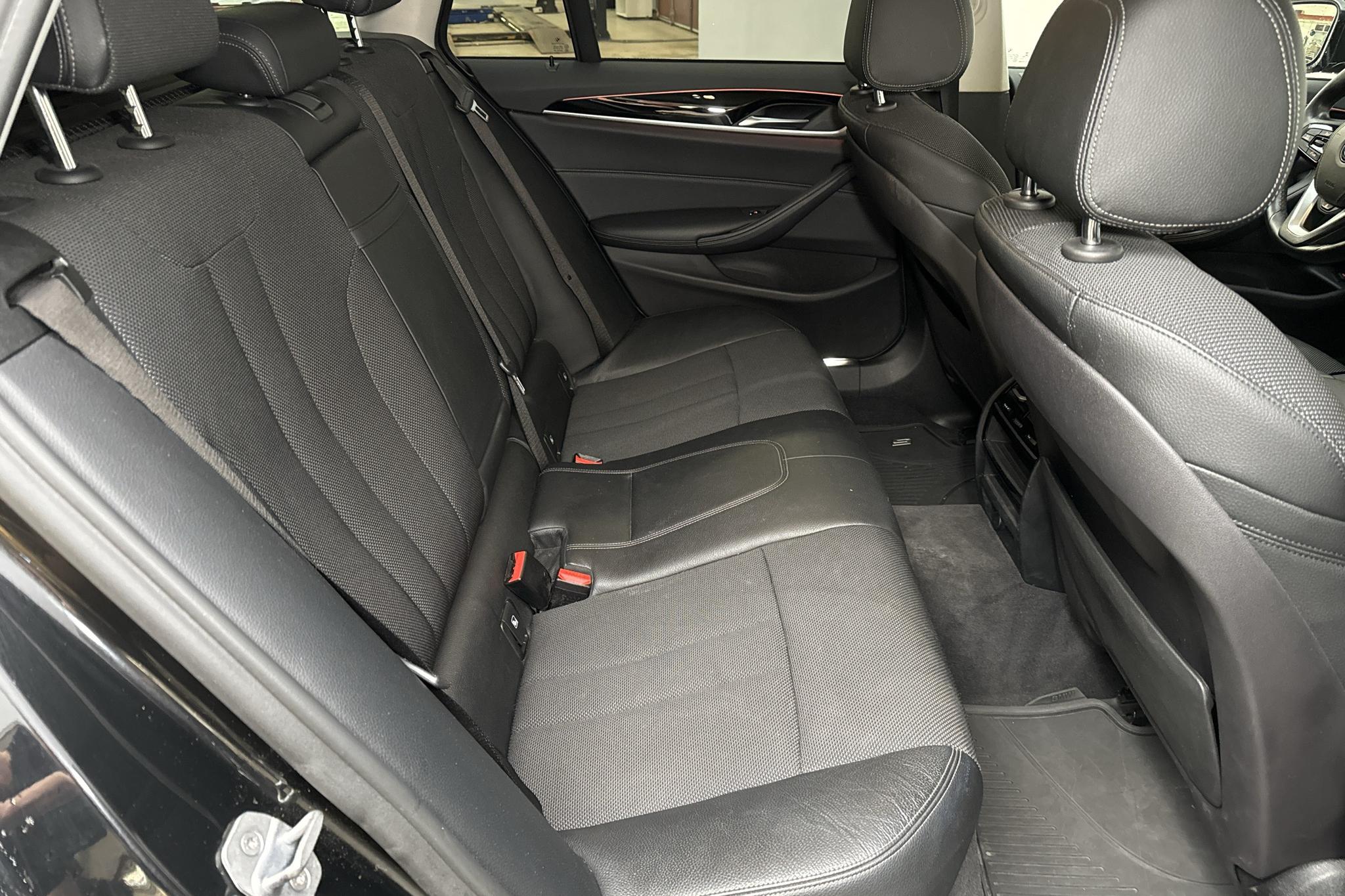 BMW 520d xDrive Touring, G31 (190hk) - 9 777 mil - Automat - svart - 2018