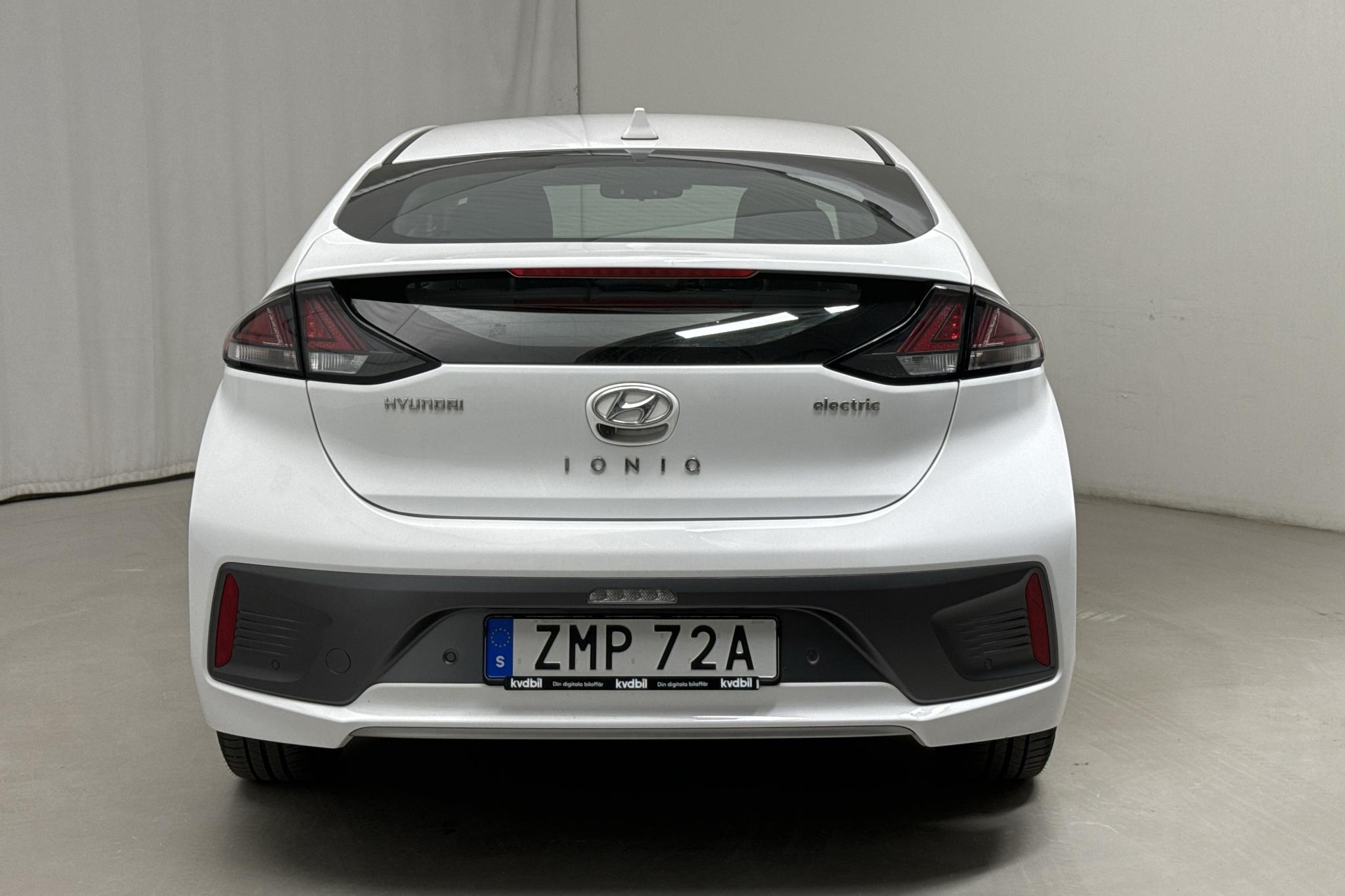 Hyundai IONIQ Electric (136hk) - 26 850 km - Automatyczna - biały - 2020