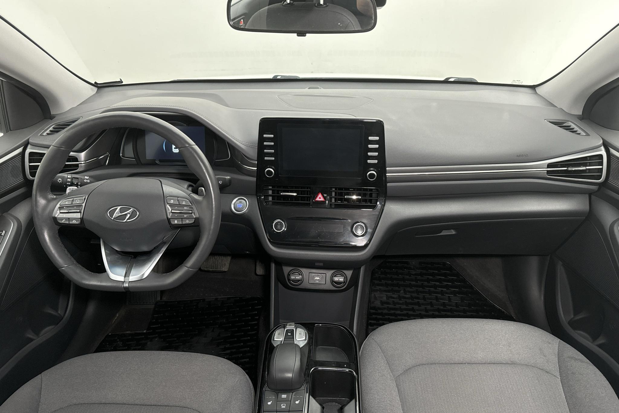 Hyundai IONIQ Electric (136hk) - 26 850 km - Automatic - white - 2020
