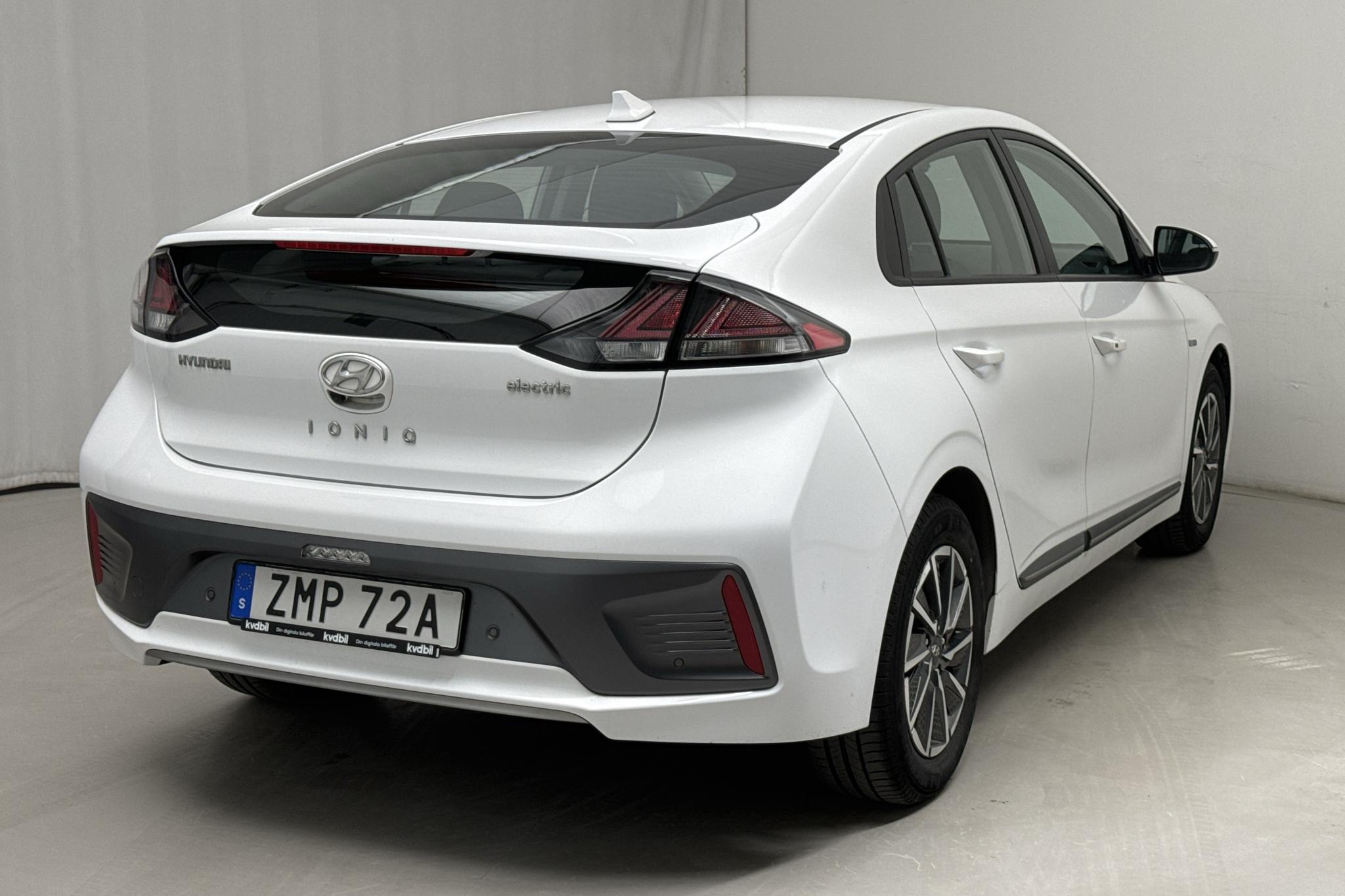Hyundai IONIQ Electric (136hk) - 26 850 km - Automatyczna - biały - 2020