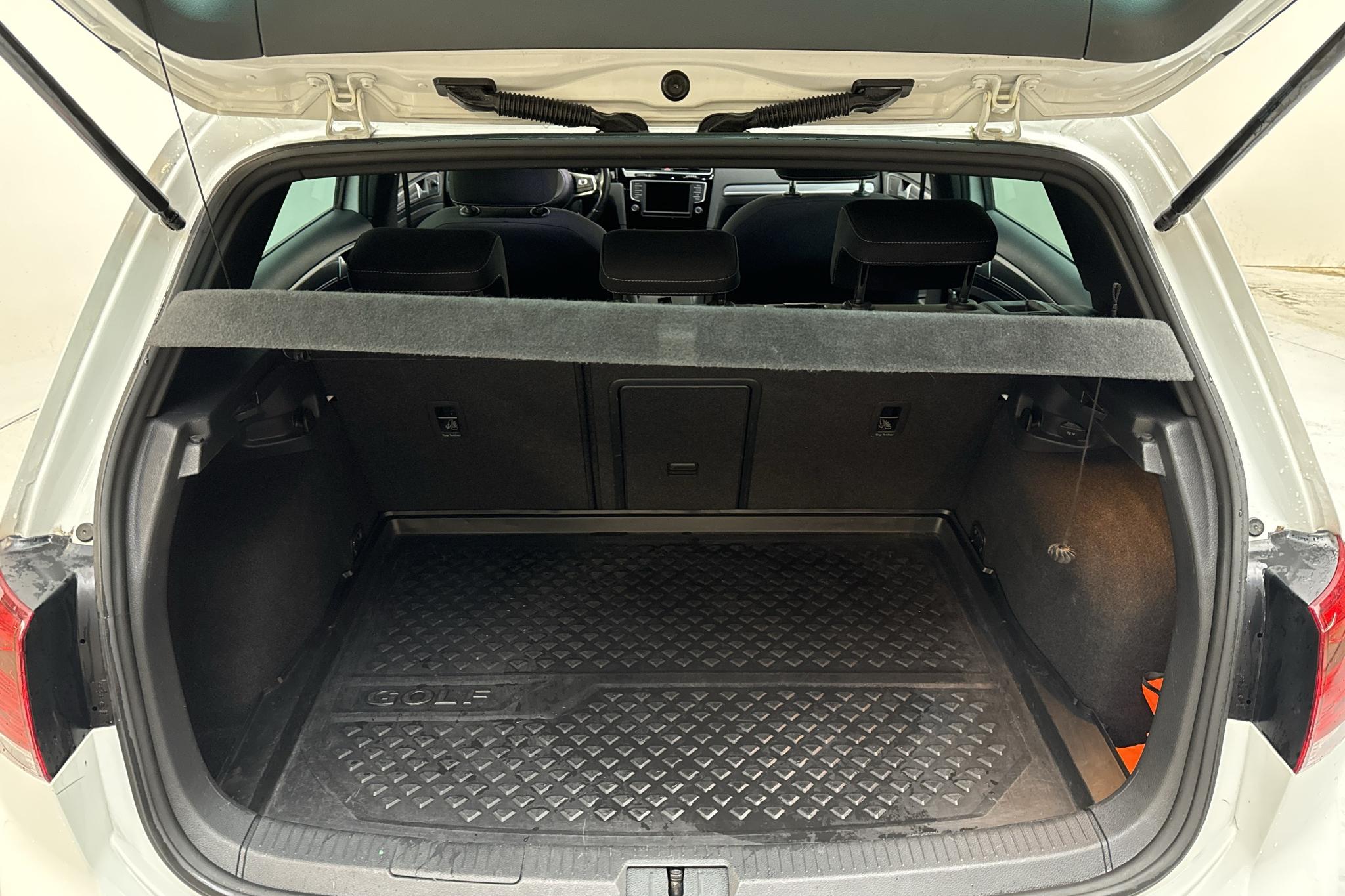 VW Golf VII 1.4 TSI 5dr (150hk) - 63 580 km - Manualna - biały - 2017