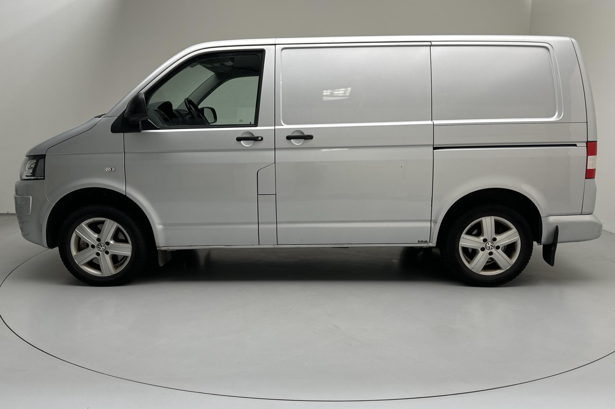 VW Transporter T5 2.0 TDI (180hk) - 154 850 km - Automaattinen - hopea - 2014