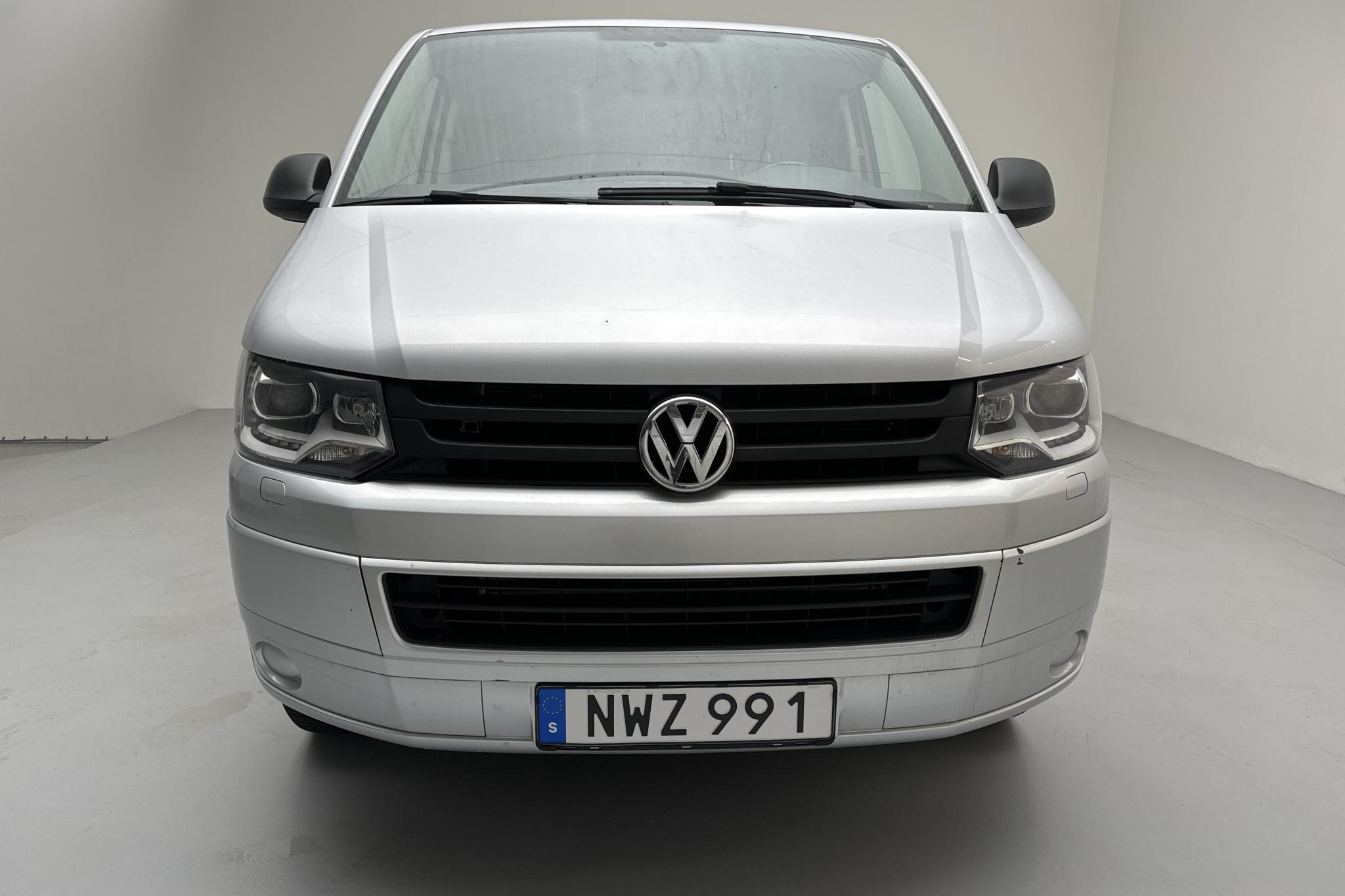 VW Transporter T5 2.0 TDI (180hk) - 154 850 km - Automaatne - hõbe - 2014