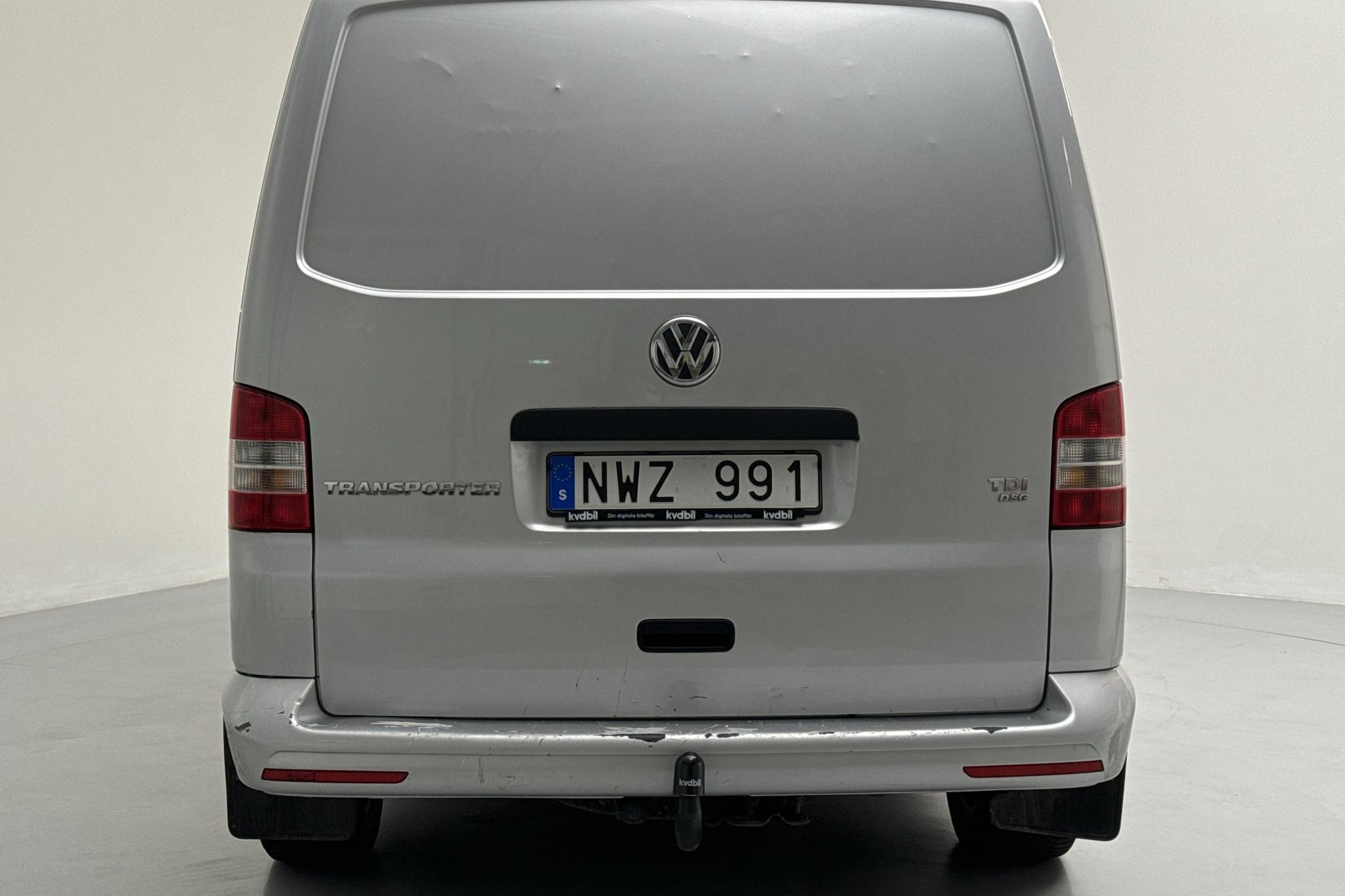 VW Transporter T5 2.0 TDI (180hk) - 15 485 mil - Automat - silver - 2014