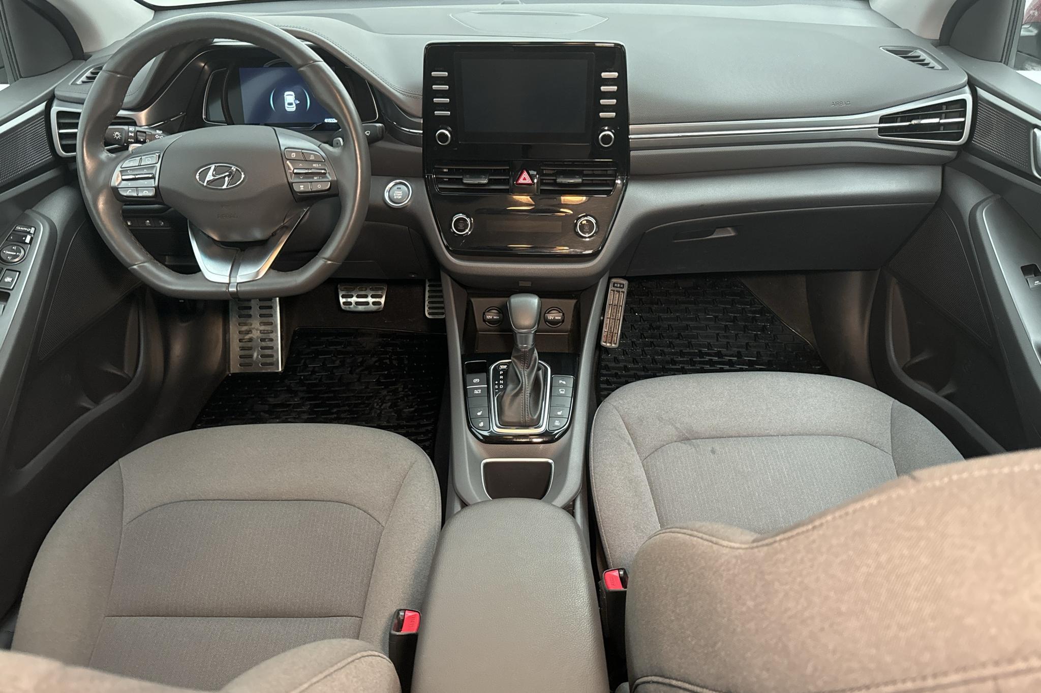 Hyundai IONIQ Plug-in (141hk) - 41 530 km - Automatyczna - czerwony - 2020