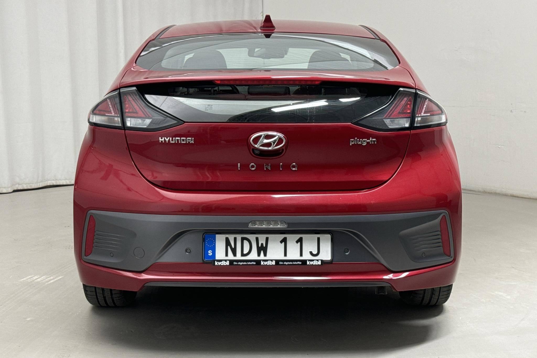 Hyundai IONIQ Plug-in (141hk) - 41 530 km - Automatic - red - 2020