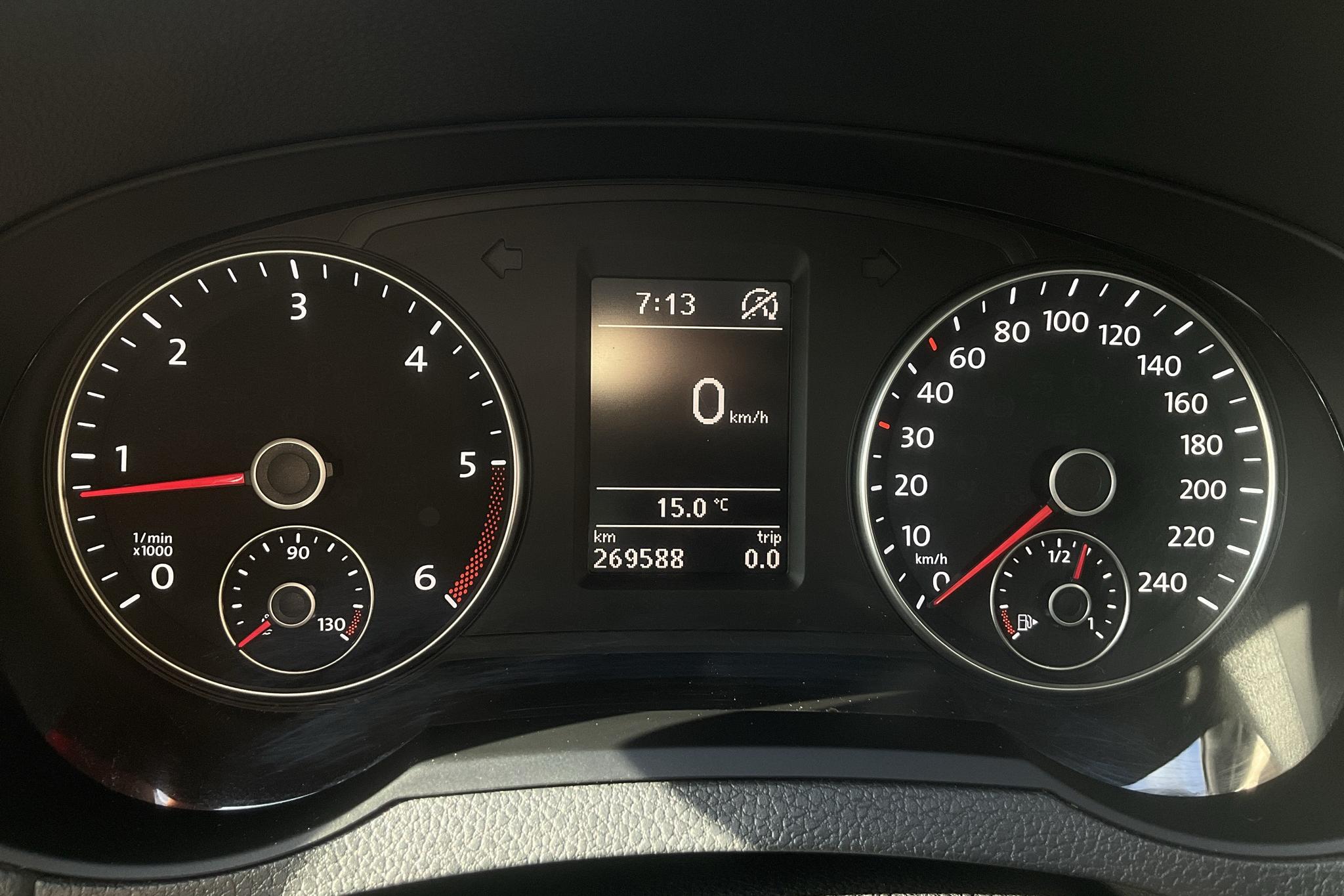 VW Sharan 2.0 TDI BlueMotion Technology (140hk) - 269 590 km - Automaattinen - Dark Brown - 2014