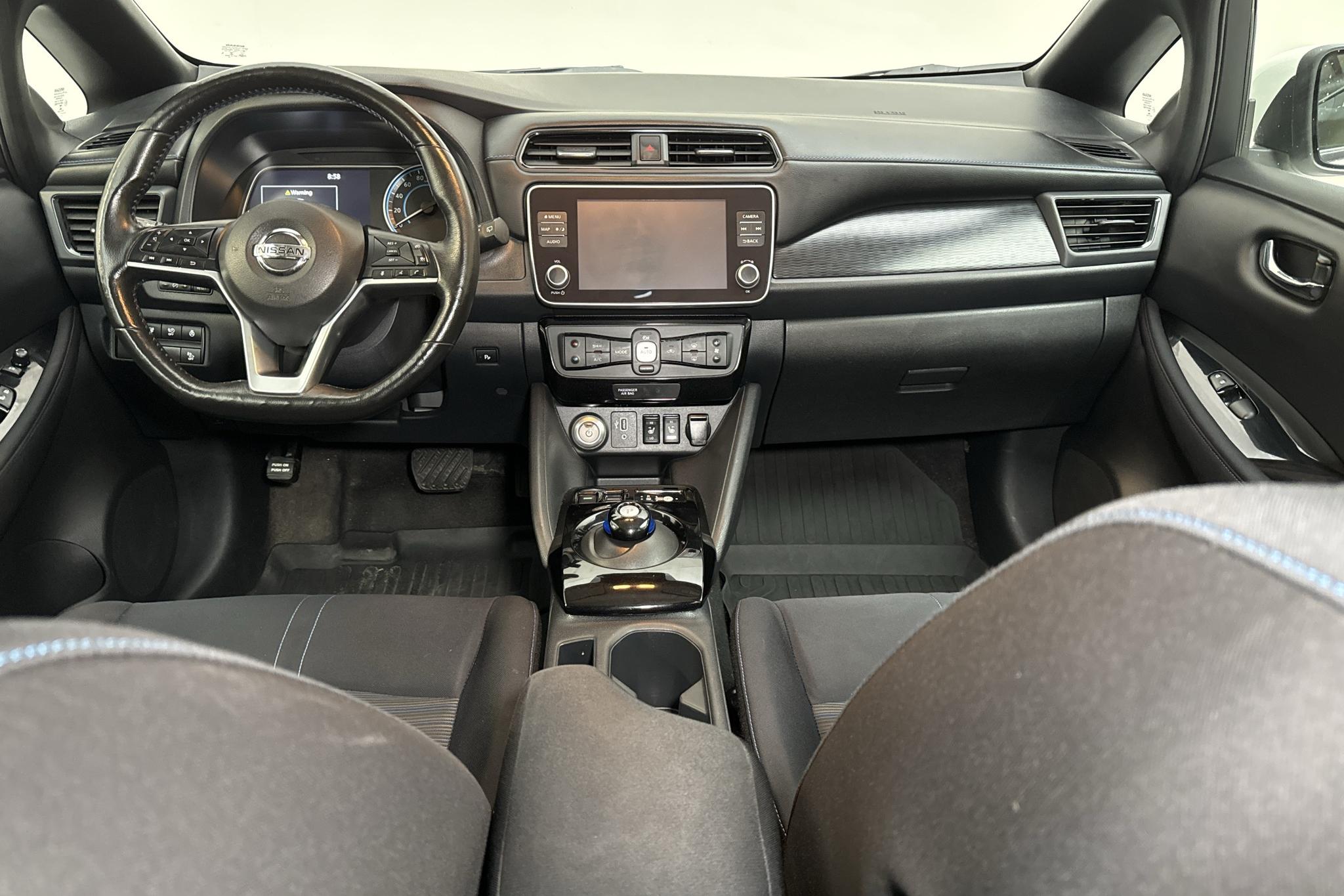 Nissan LEAF 5dr 39 kWh (150hk) - 96 200 km - Automatyczna - biały - 2019