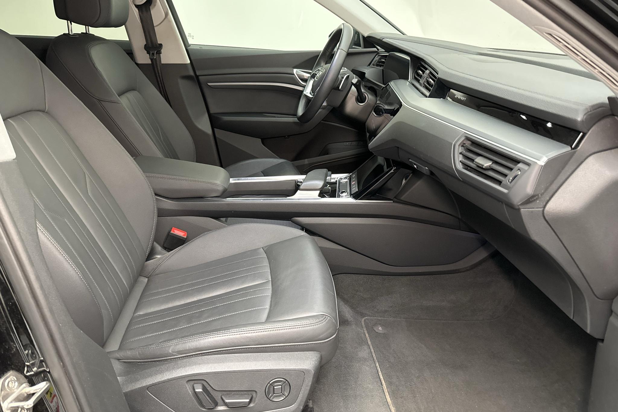 Audi e-tron Sportback 55 quattro 95 kWh (408hk) - 60 950 km - Automatyczna - czarny - 2022