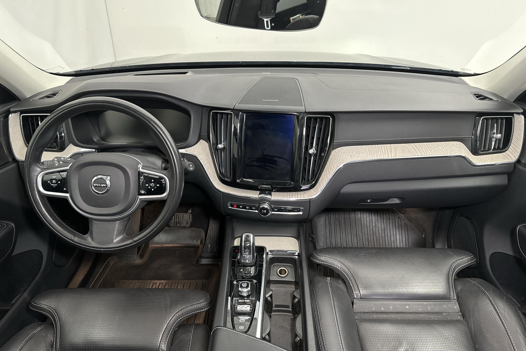 Volvo XC60 T8 AWD Recharge (390hk) - 100 380 km - Automatyczna - czarny - 2019