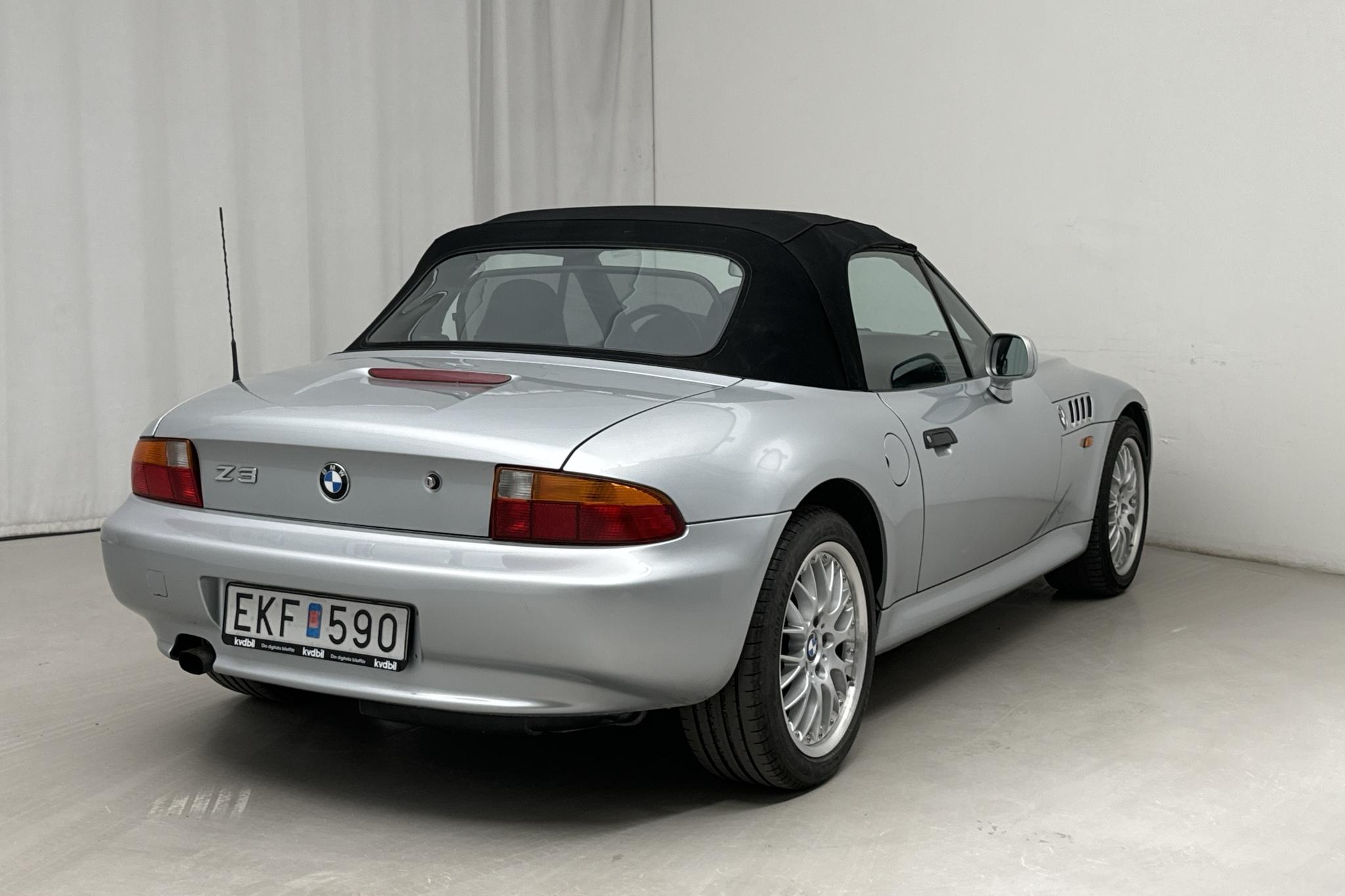 BMW Z3 1.8 Cabriolet (116hk) - 185 640 km - Manual - Light Grey - 1997