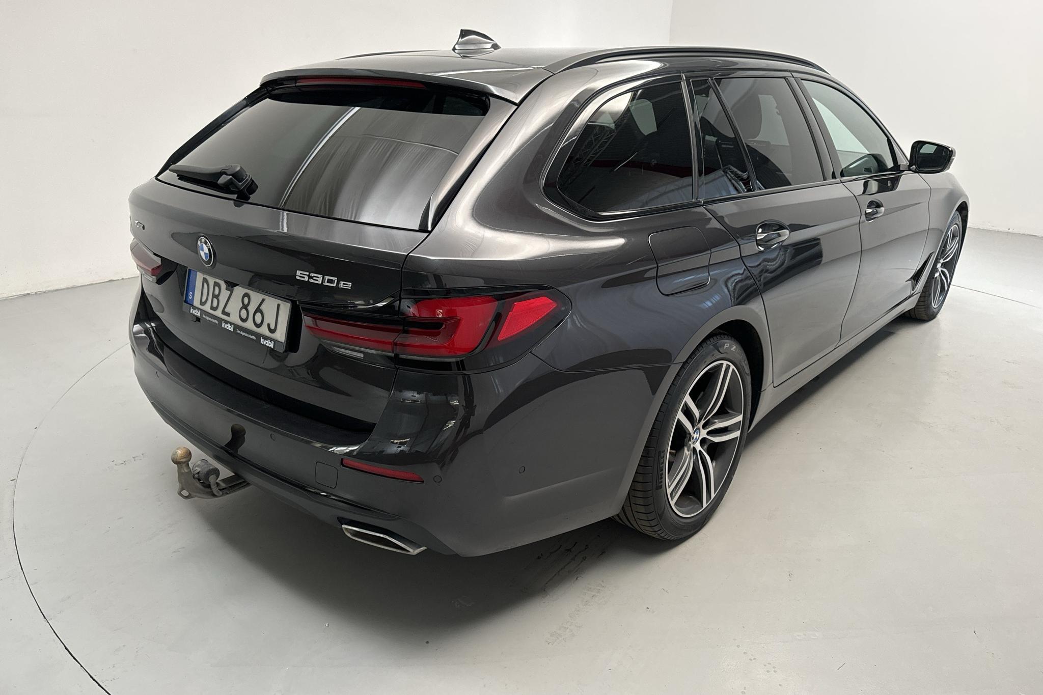 BMW 530e xDrive Touring, G31 12kWh LCI (292hk) - 6 542 mil - Automat - grå - 2021