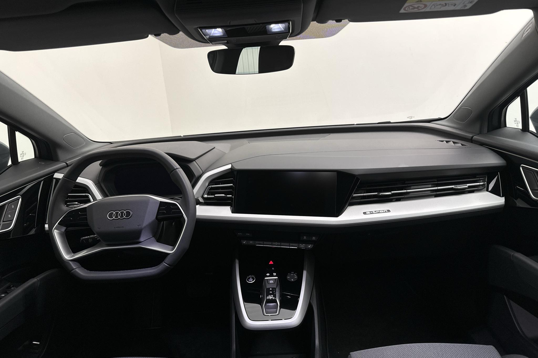 Audi Q4 40 e-tron 77 kWh (204hk) - 3 840 km - Automatic - blue - 2023