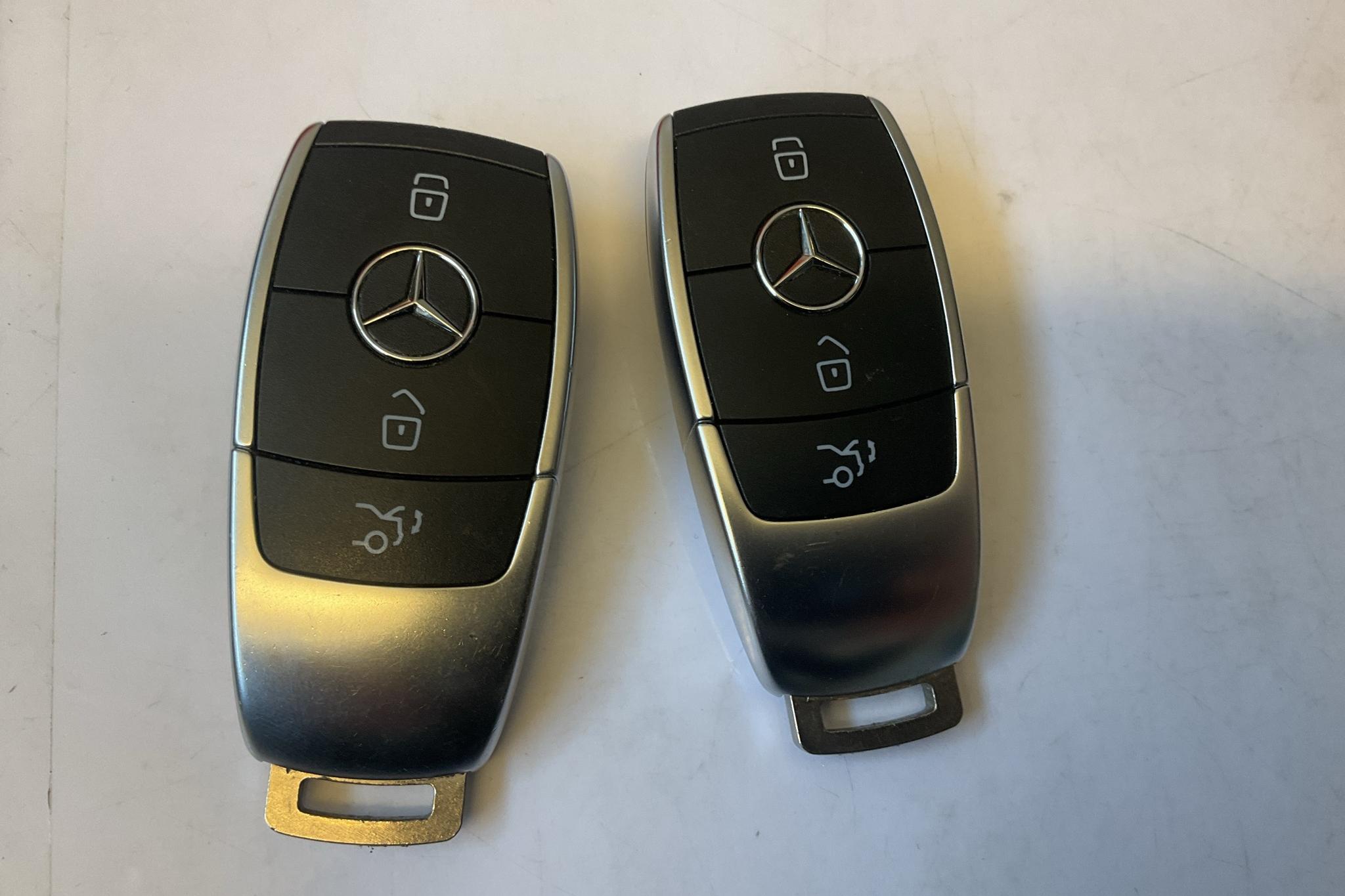 Mercedes C 300 e Kombi S205 (320hk) - 125 600 km - Automatyczna - czarny - 2021