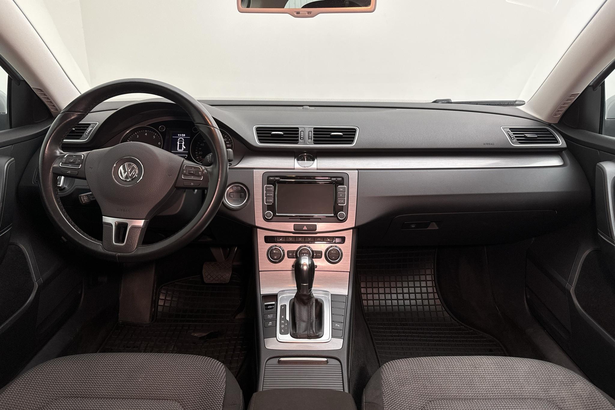 VW Passat 1.4 TSI EcoFuel Variant (150hk) - 186 300 km - Automaattinen - hopea - 2012