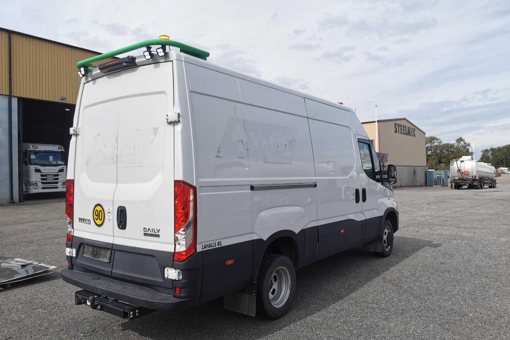 Iveco DAILY 50 - 35 016 km - Automatic - white - 2021