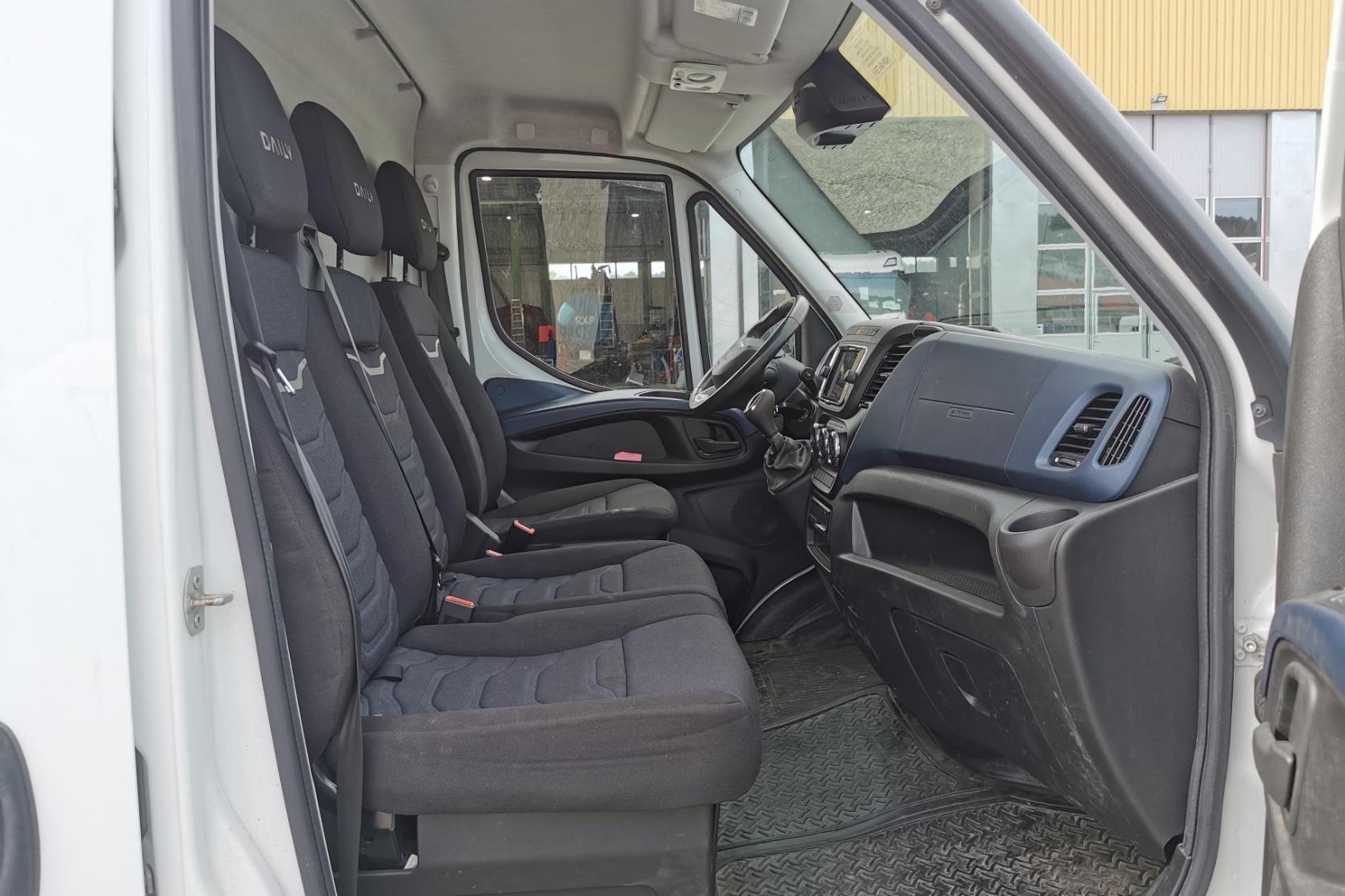 Iveco DAILY 50 - 35 016 km - Automat - vit - 2021