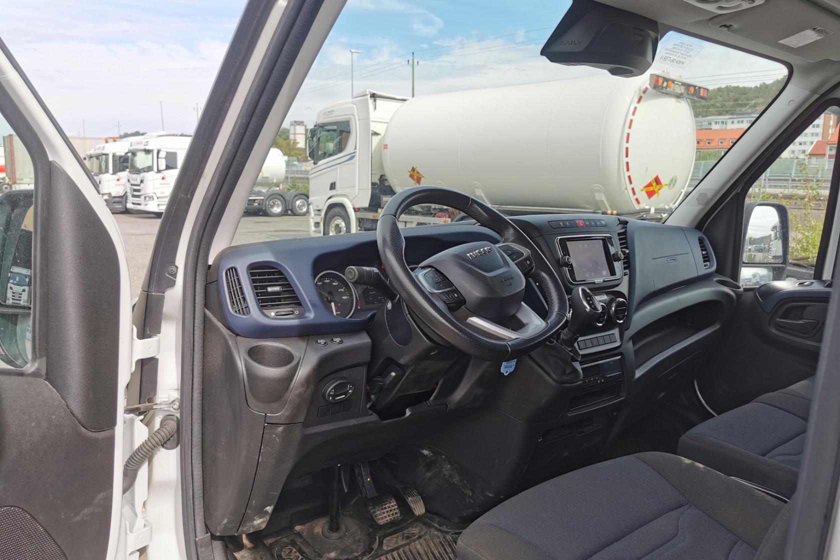 Iveco DAILY 50 - 35 016 km - Automatyczna - biały - 2021