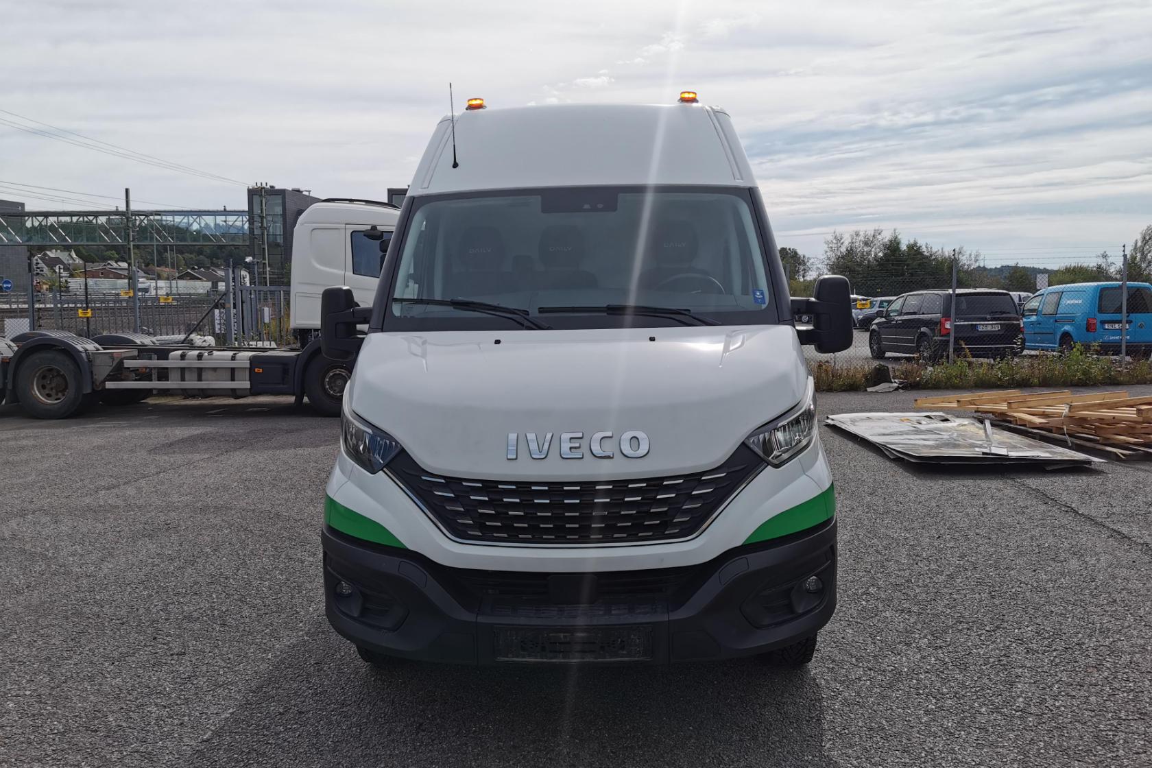 Iveco DAILY 50 - 35 016 km - Automatyczna - biały - 2021