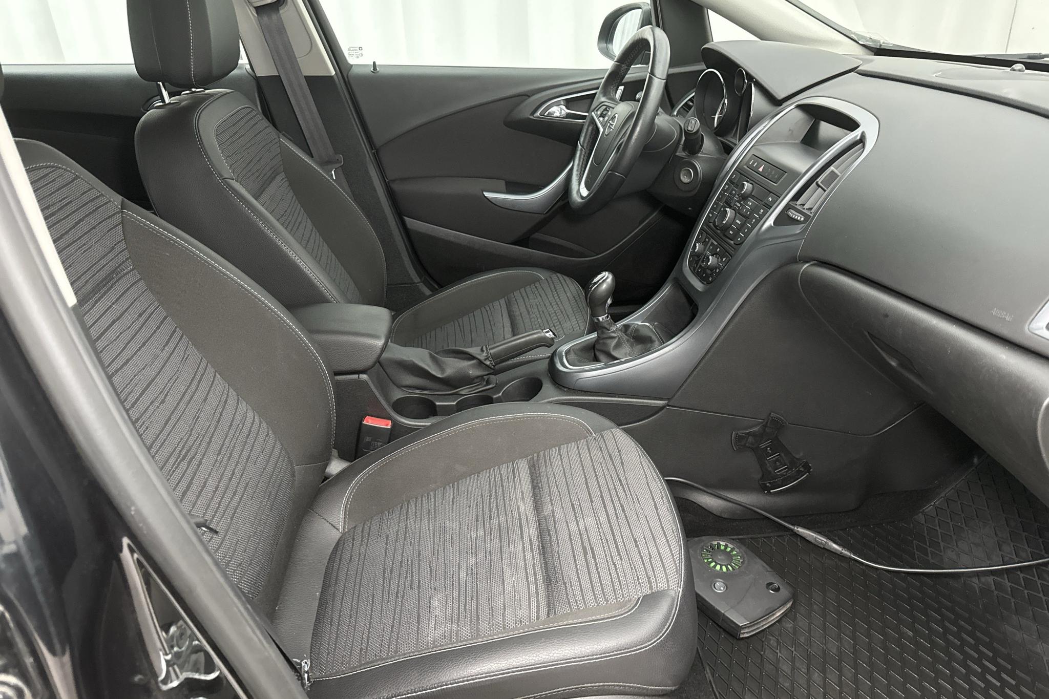 Opel Astra 1.4 Turbo ECOTEC 5dr (140hk) - 83 710 km - Manualna - czarny - 2014