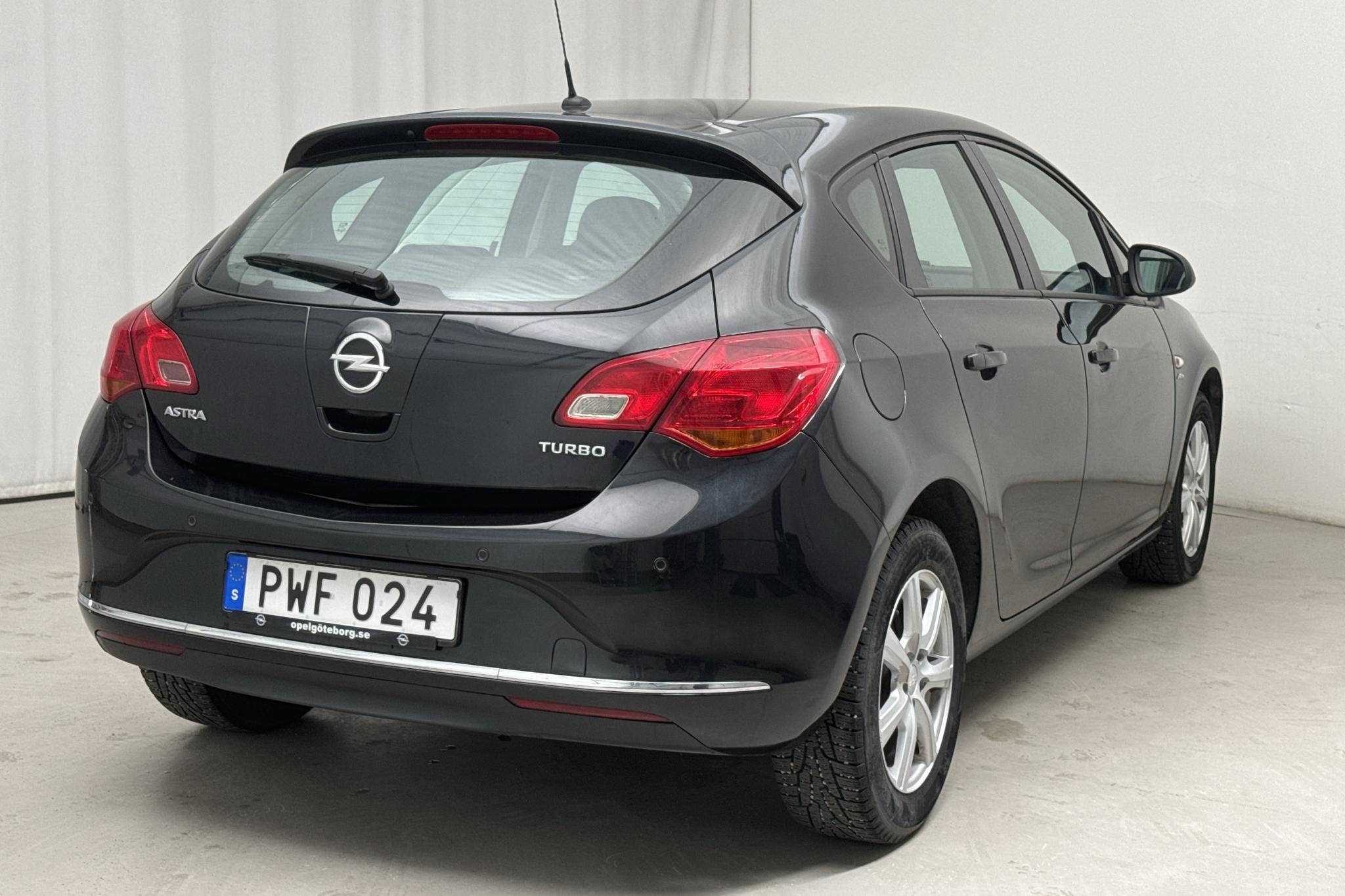 Opel Astra 1.4 Turbo ECOTEC 5dr (140hk) - 8 371 mil - Manuell - svart - 2014
