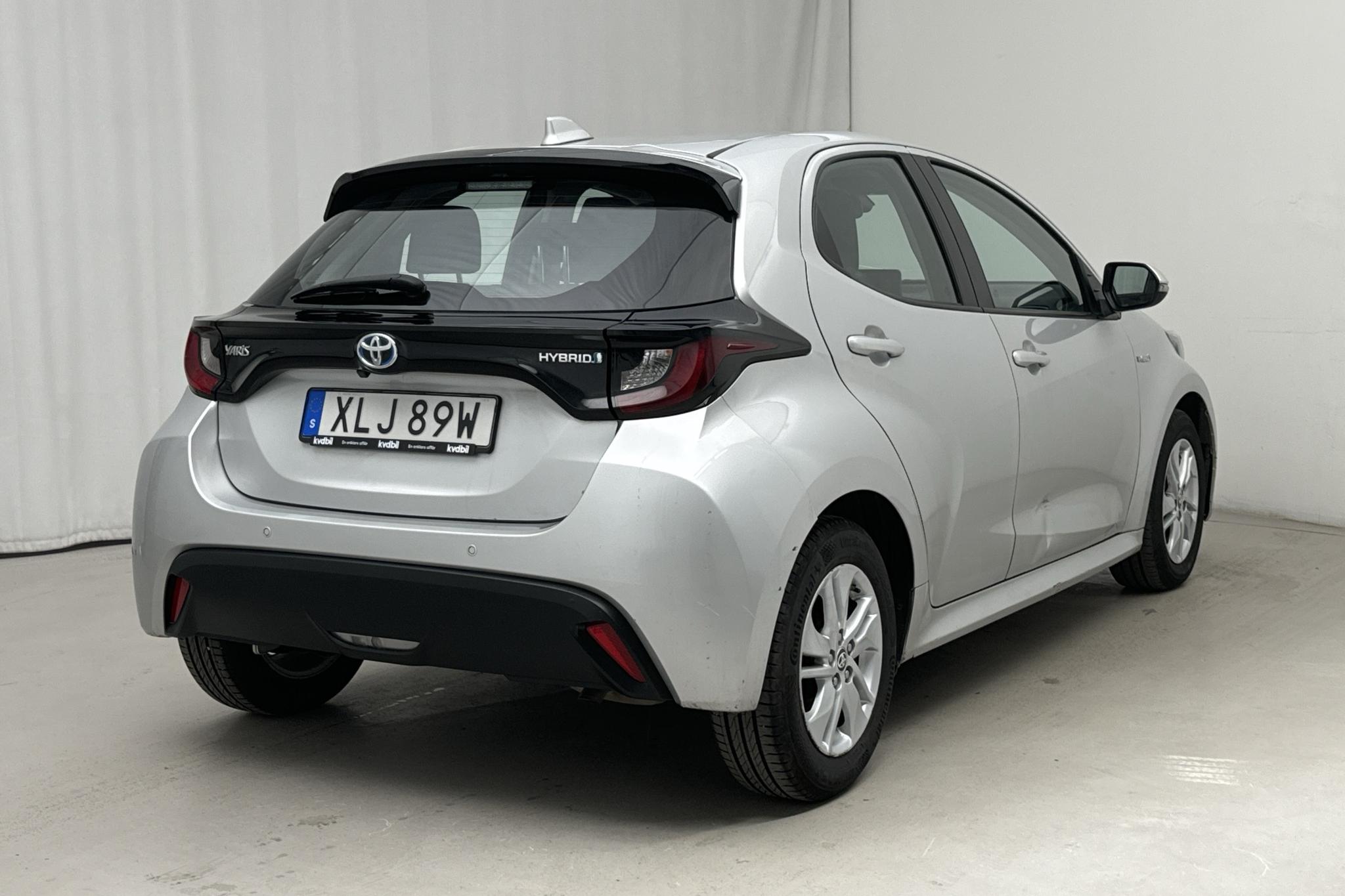Toyota Yaris 1.5 Hybrid 5dr (116hk) - 5 395 mil - Automat - silver - 2021
