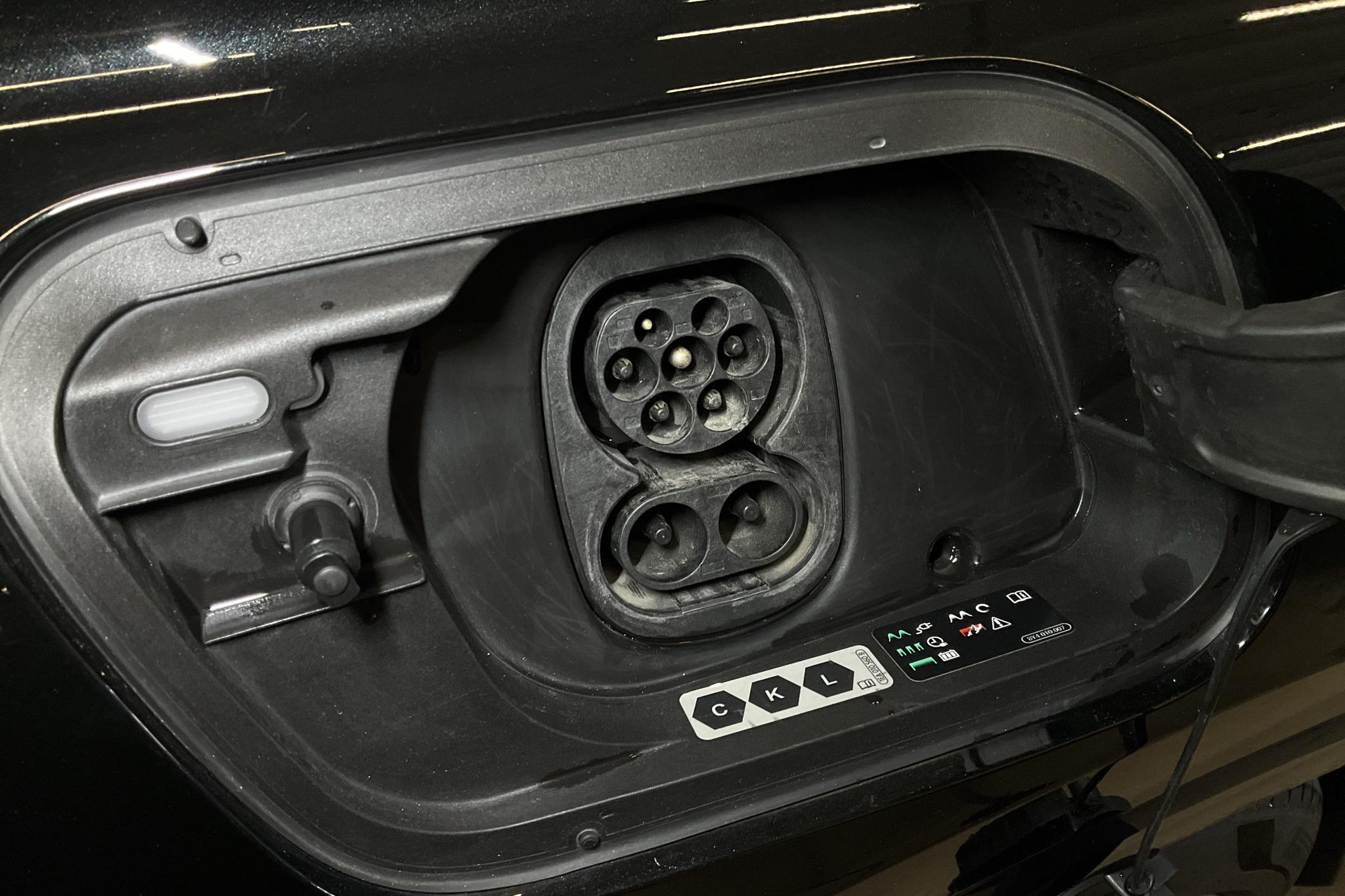 Audi Q4 50 e-tron quattro 77 kWh (299hk) - 26 330 km - Automaatne - must - 2023