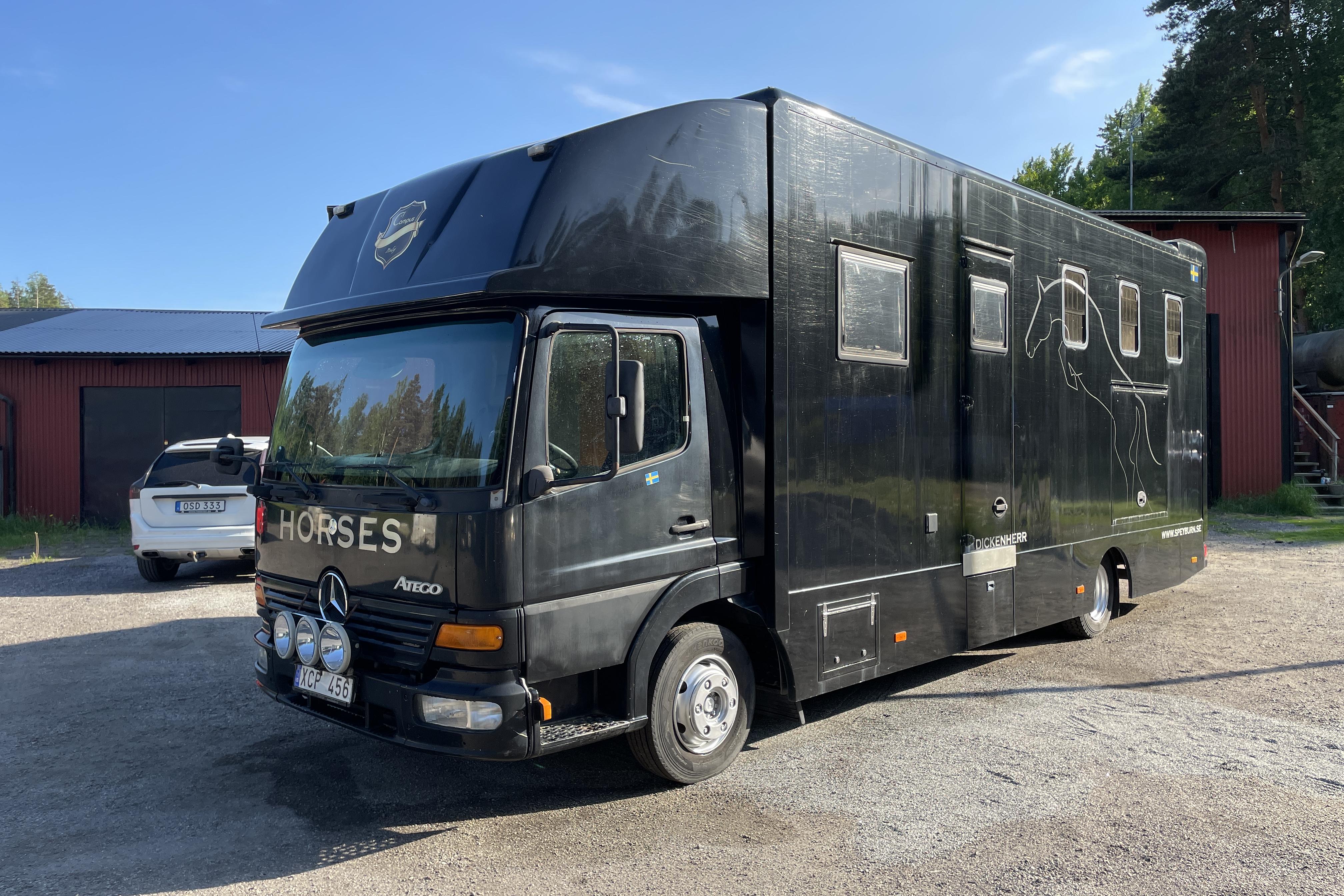 MERCEDES ATEGO 815 - 314 962 km - Manuell - svart - 2000