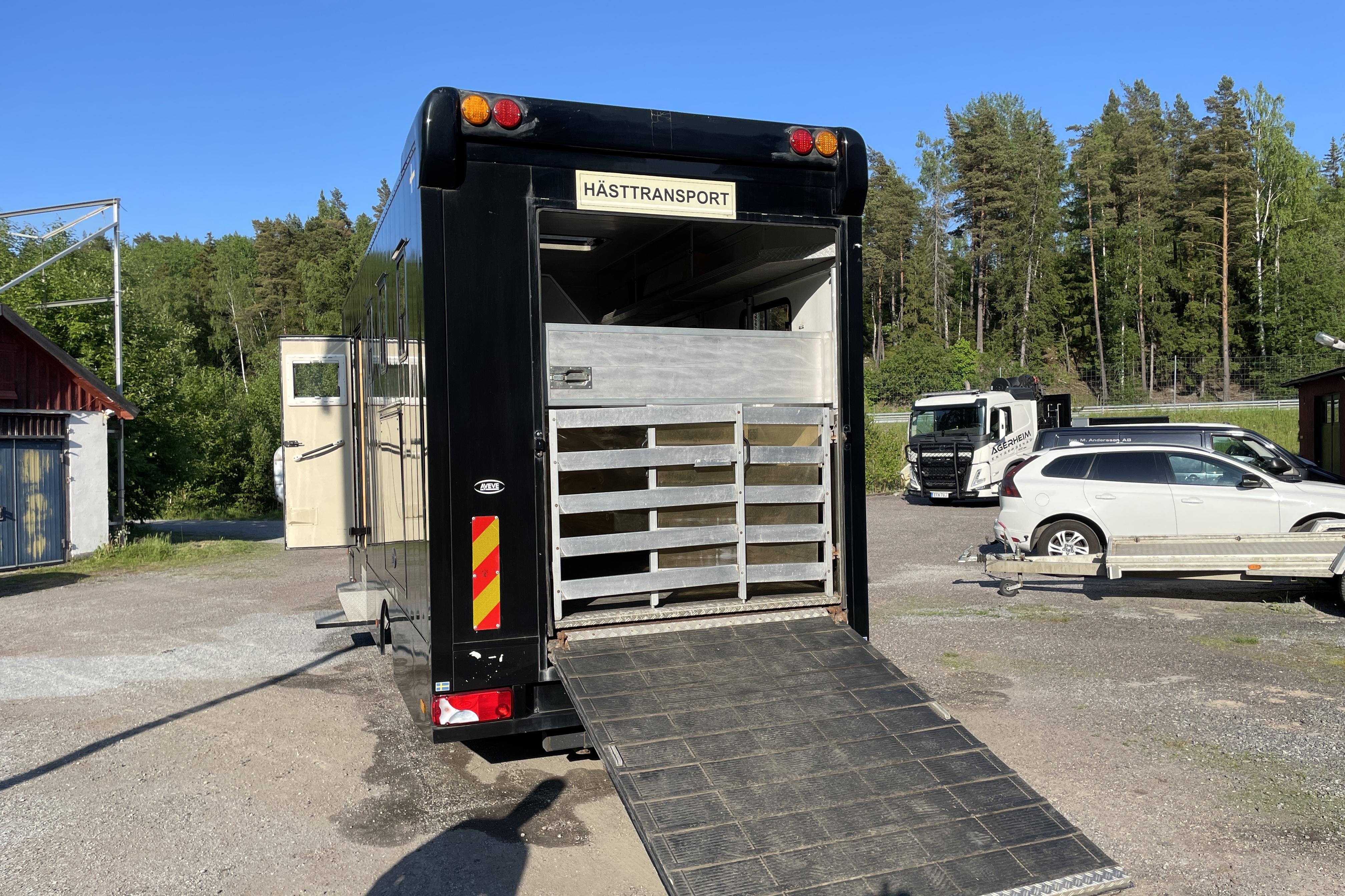 MERCEDES ATEGO 815 - 314 962 km - Manuell - svart - 2000