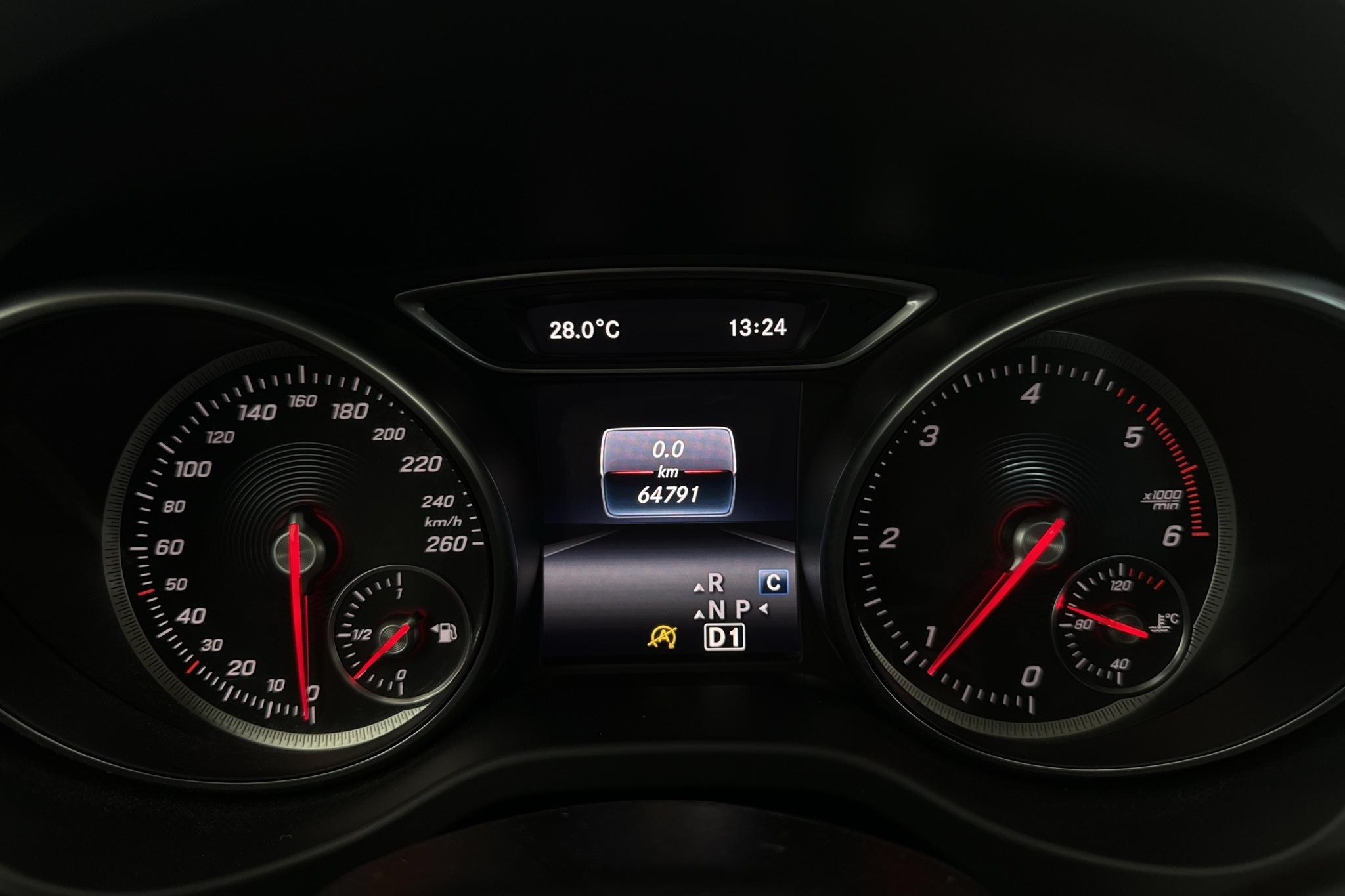 Mercedes CLA 180 d Coupé C117 (109hk) - 64 790 km - Automaattinen - valkoinen - 2018