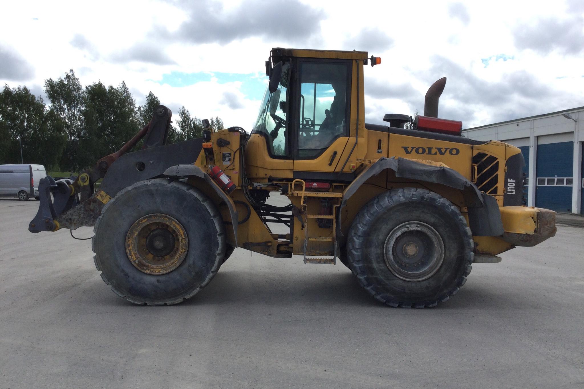 VOLVO L110 F (hjullastare) -  - yellow - 2008