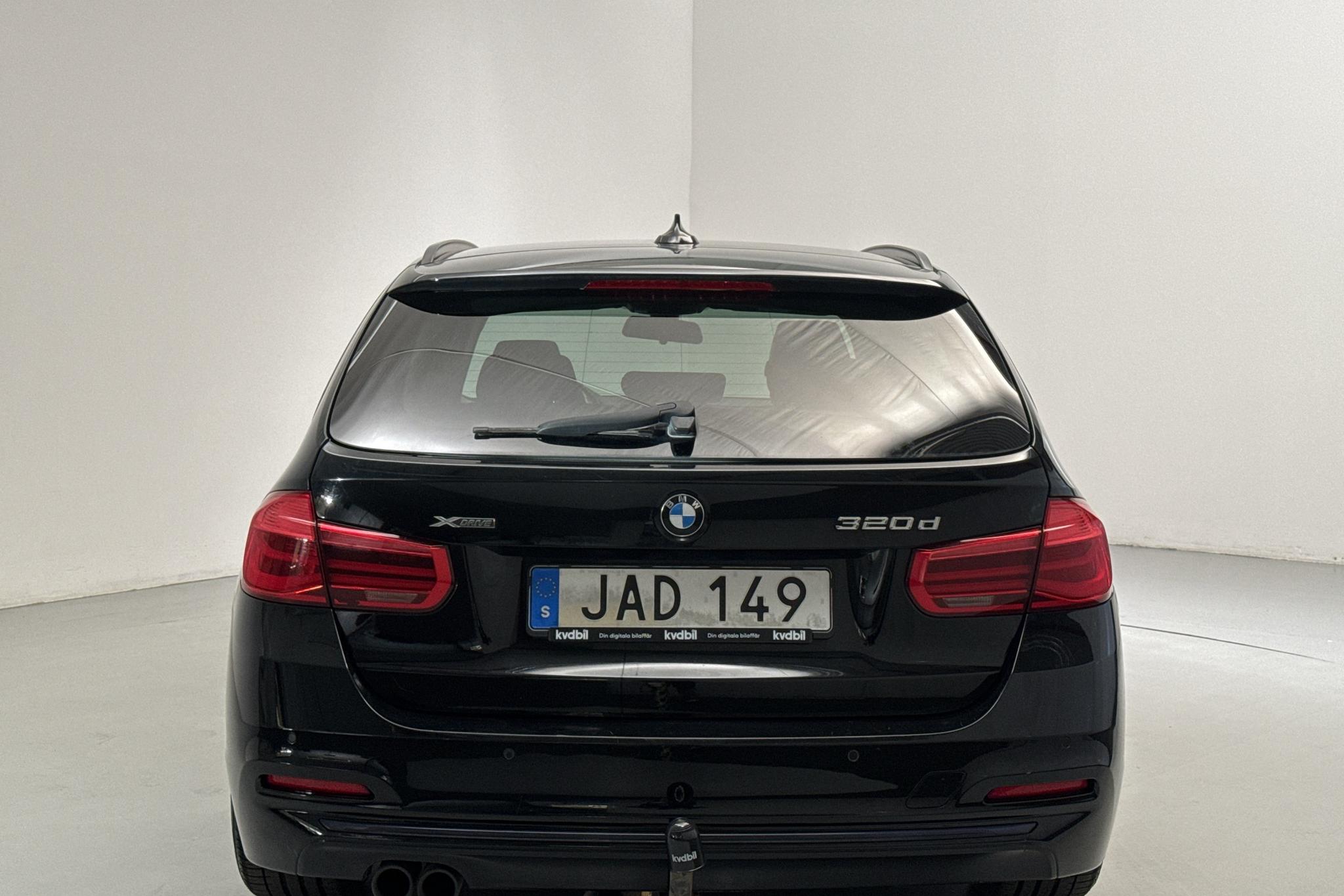 BMW 320d xDrive Touring, F31 (190hk) - 233 100 km - Automatyczna - czarny - 2016