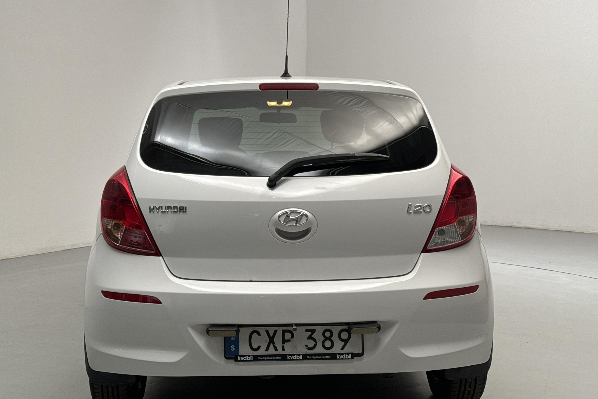 Hyundai i20 1.4 (100hk) - 77 460 km - Automatyczna - biały - 2015