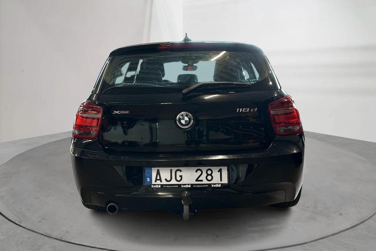 BMW 118d xDrive 5dr, F20 (143hk) - 173 860 km - Manuaalinen - musta - 2014