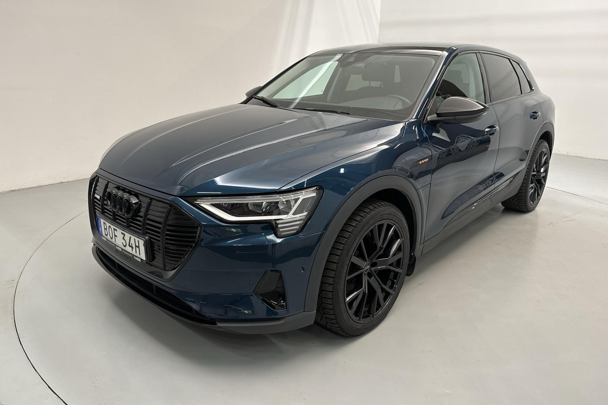 Audi e-tron 55 quattro 95 kWh (360hk) - 33 820 km - Automaatne - sinine - 2019