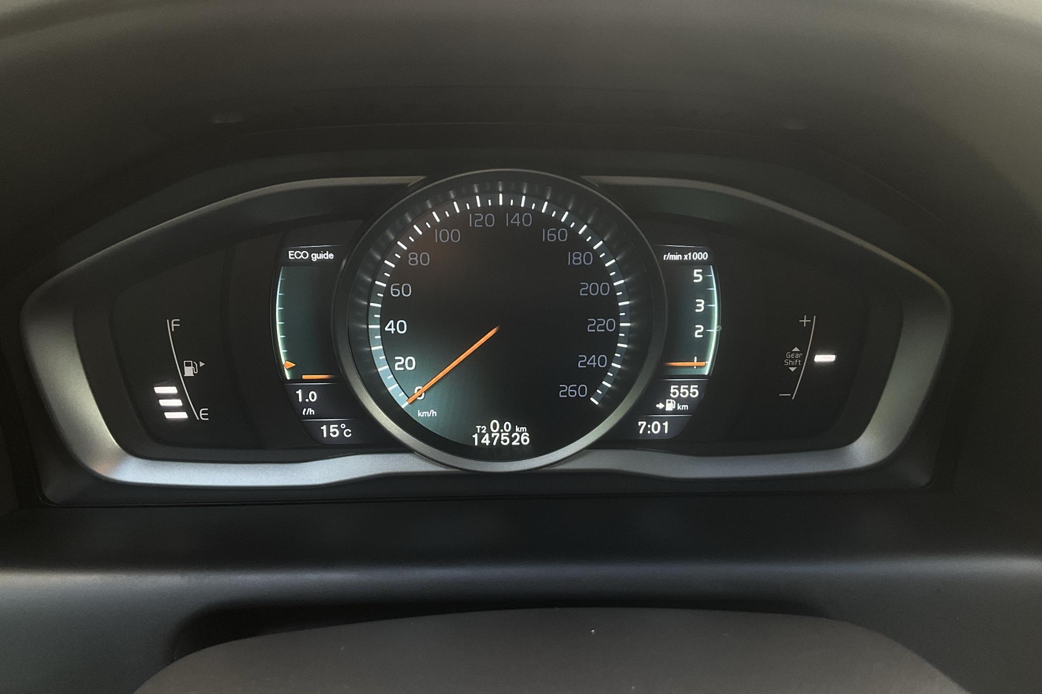 Volvo XC60 D4 2WD (181hk) - 14 753 mil - Manuell - vit - 2015