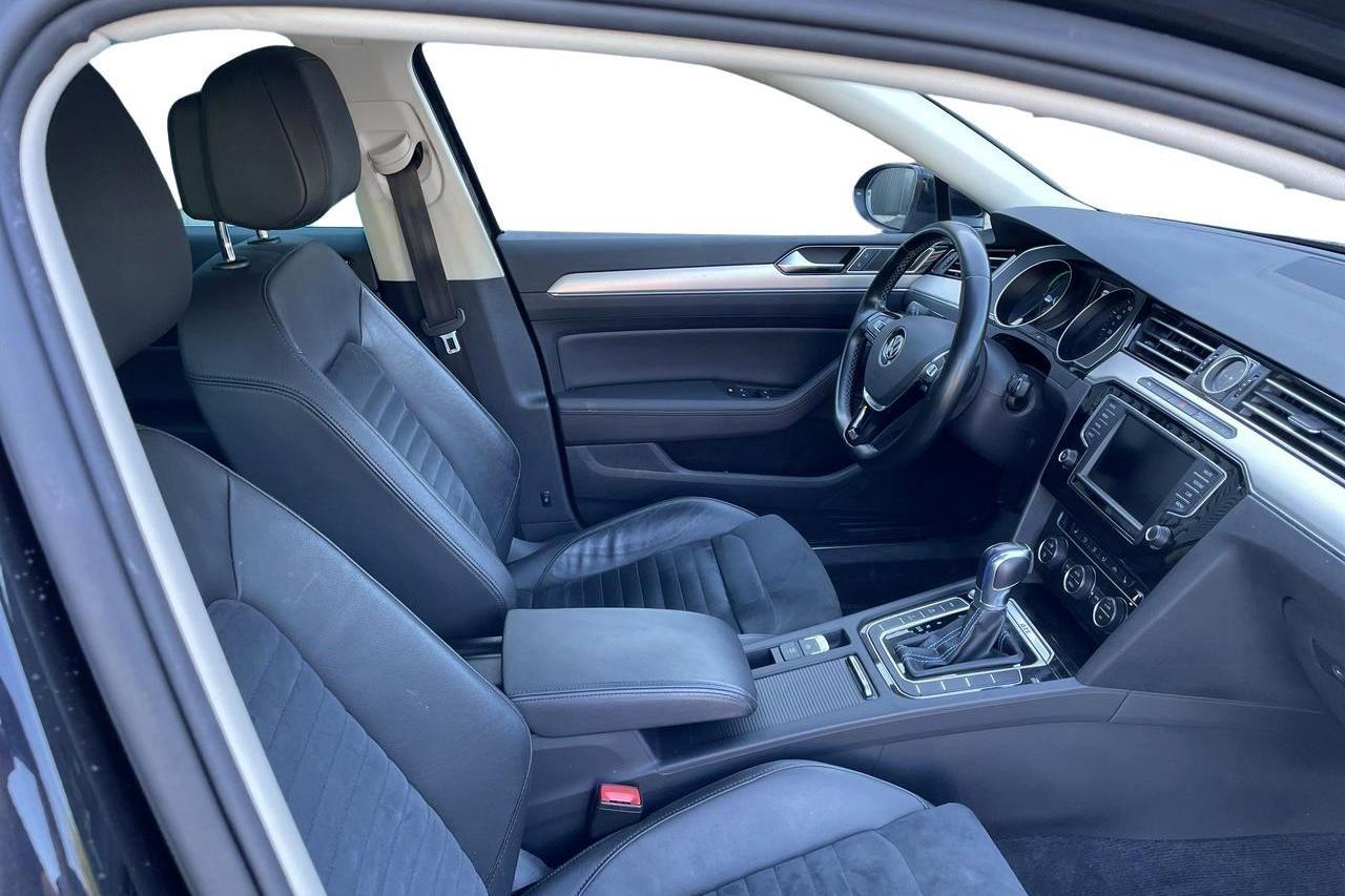 VW Passat 1.4 Plug-in-Hybrid Sportscombi (218hk) - 172 160 km - Automatic - black - 2017
