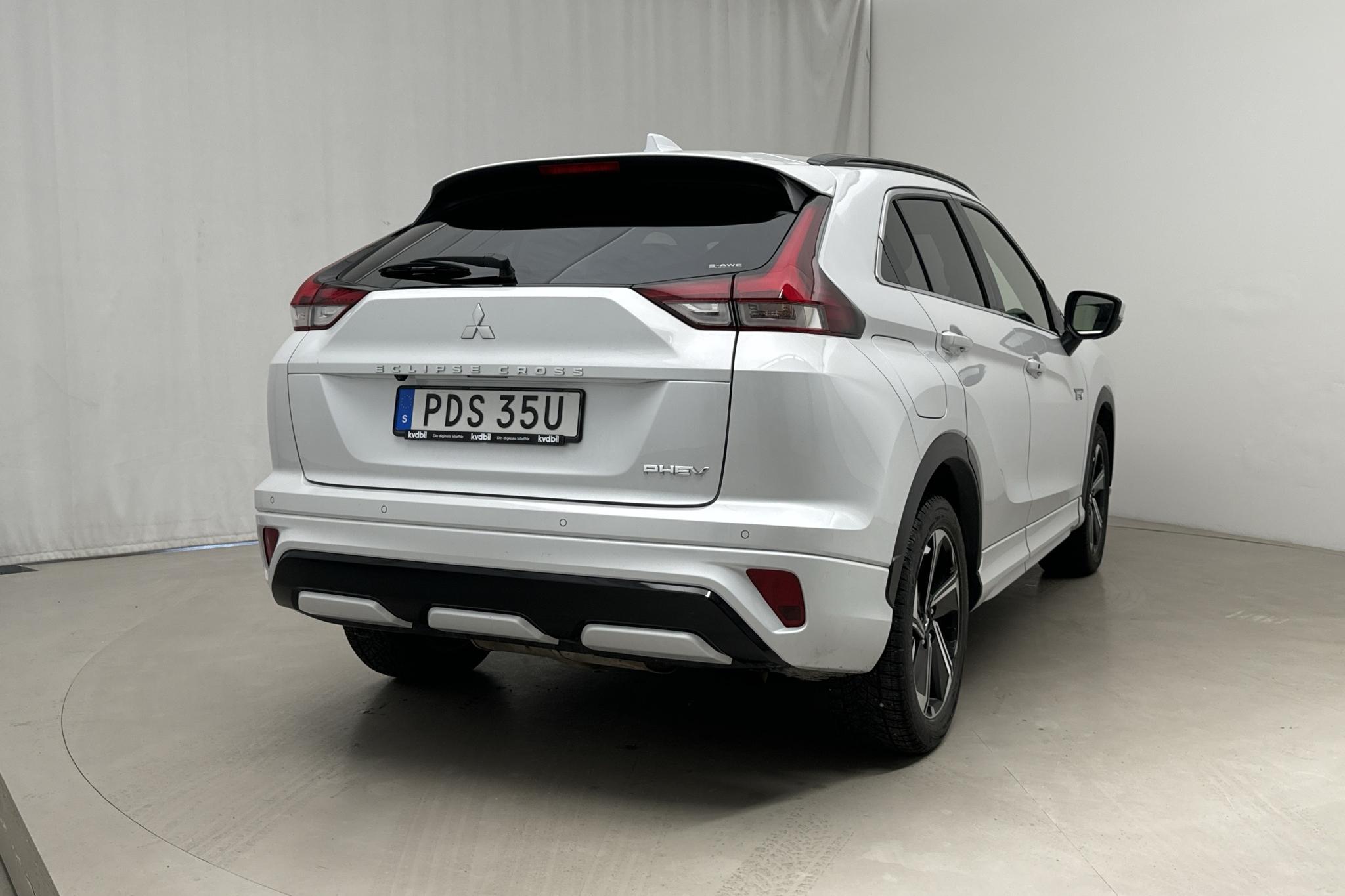 Mitsubishi Eclipse Cross 2.4 PHEV 4WD (185hk) - 4 565 mil - Automat - vit - 2021