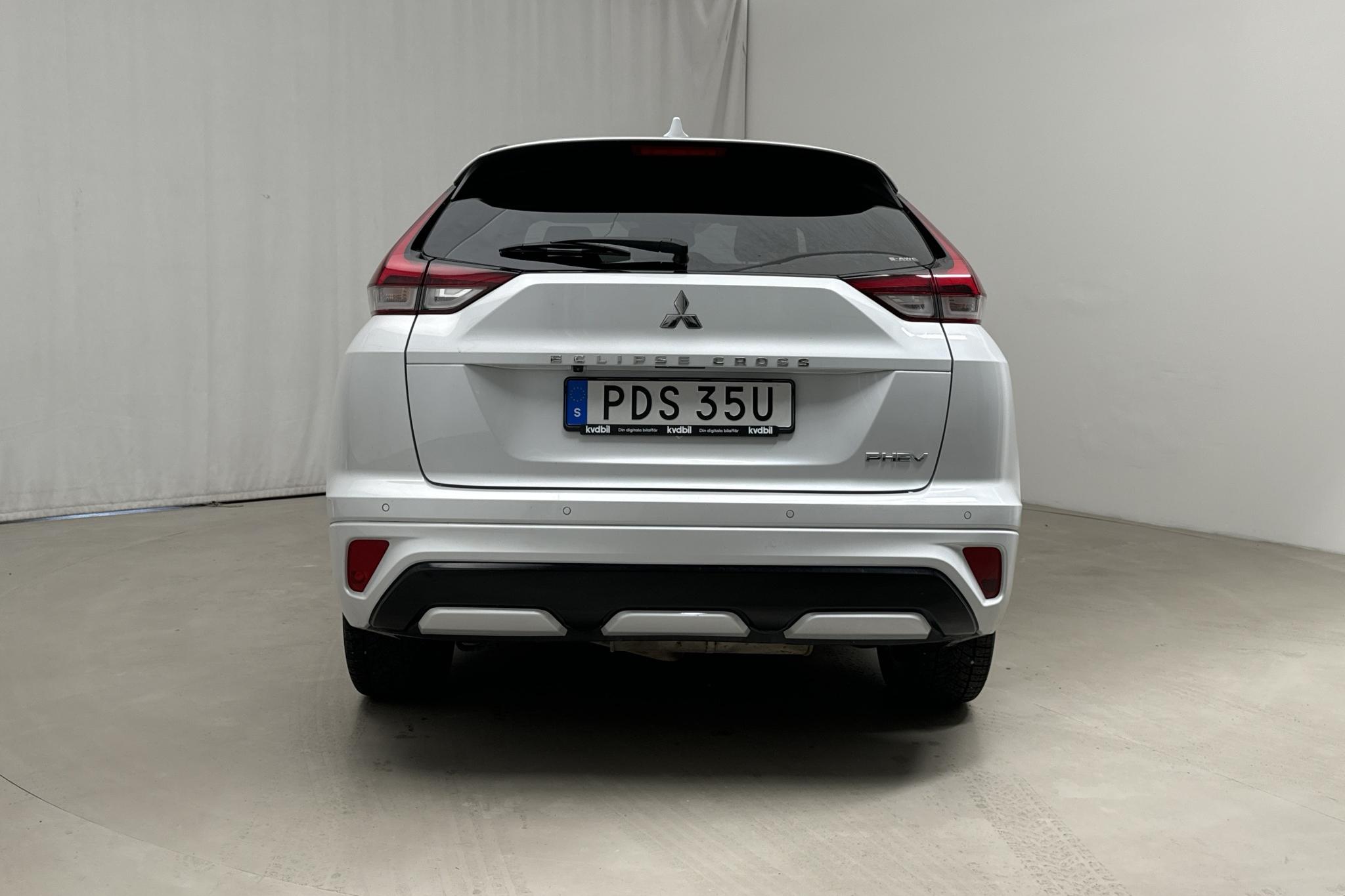 Mitsubishi Eclipse Cross 2.4 PHEV 4WD (185hk) - 4 565 mil - Automat - vit - 2021