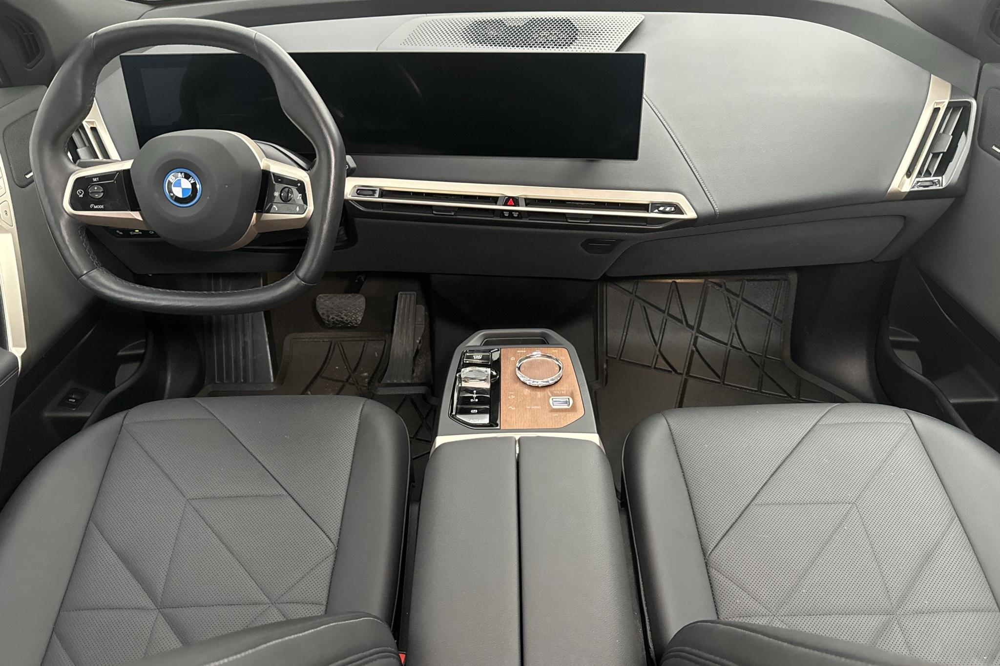 BMW iX xDrive40, i20 (326hk) - 22 010 km - Automatic - gray - 2023