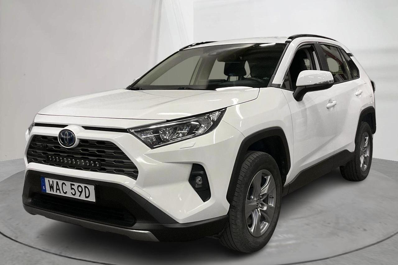 Toyota RAV4 2.5 HSD AWD (222hk) - 8 696 mil - Automat - vit - 2022