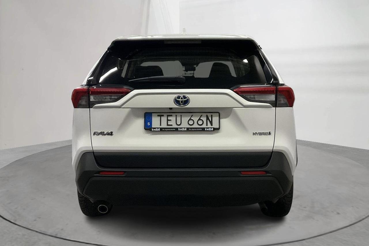 Toyota RAV4 2.5 HSD AWD (222hk) - 15 374 mil - Automat - vit - 2019