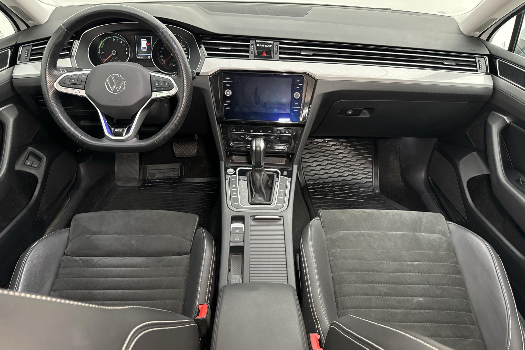 VW Passat 1.4 GTE Sportscombi (218hk) - 126 710 km - Automatic - white - 2021