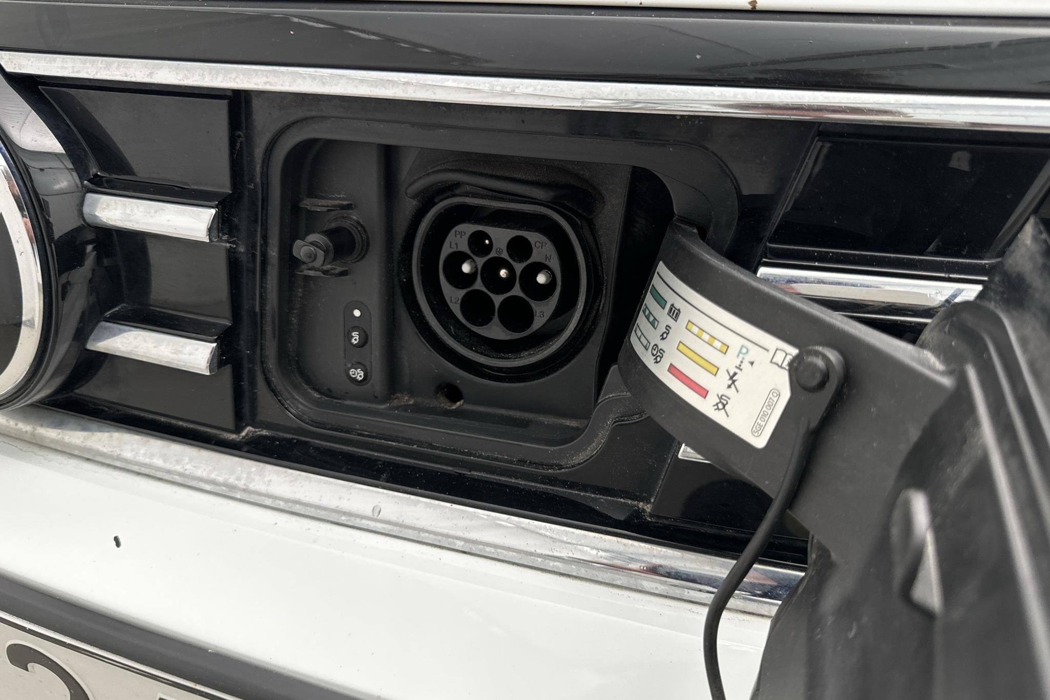 VW Passat 1.4 GTE Sportscombi (218hk) - 126 710 km - Automatyczna - biały - 2021