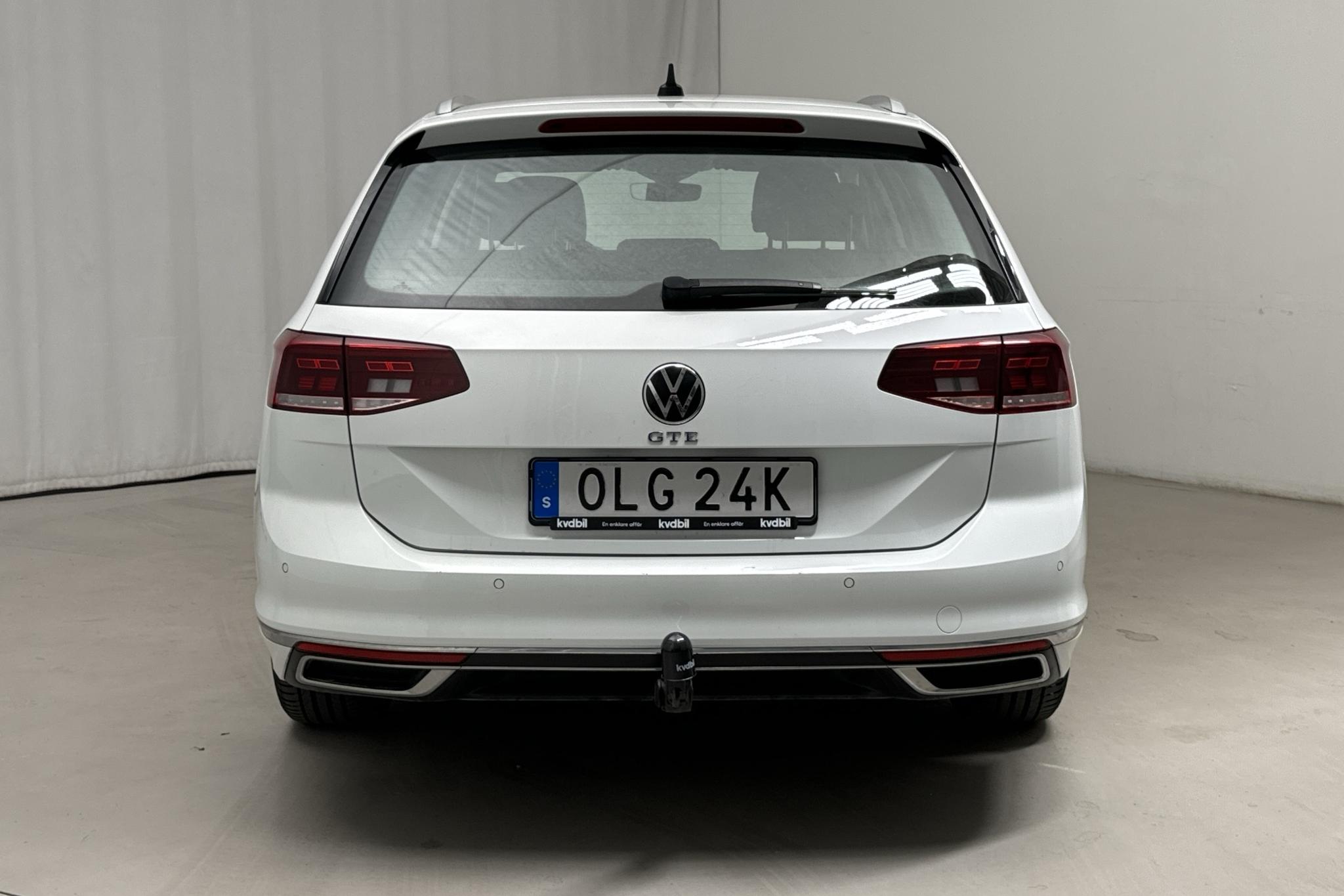 VW Passat 1.4 GTE Sportscombi (218hk) - 126 710 km - Automaatne - valge - 2021