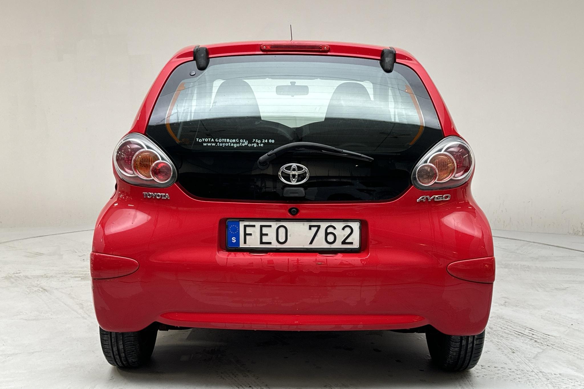 Toyota Aygo 1.0 VVT-i 5dr (68hk) - 11 887 mil - Manuell - röd - 2010