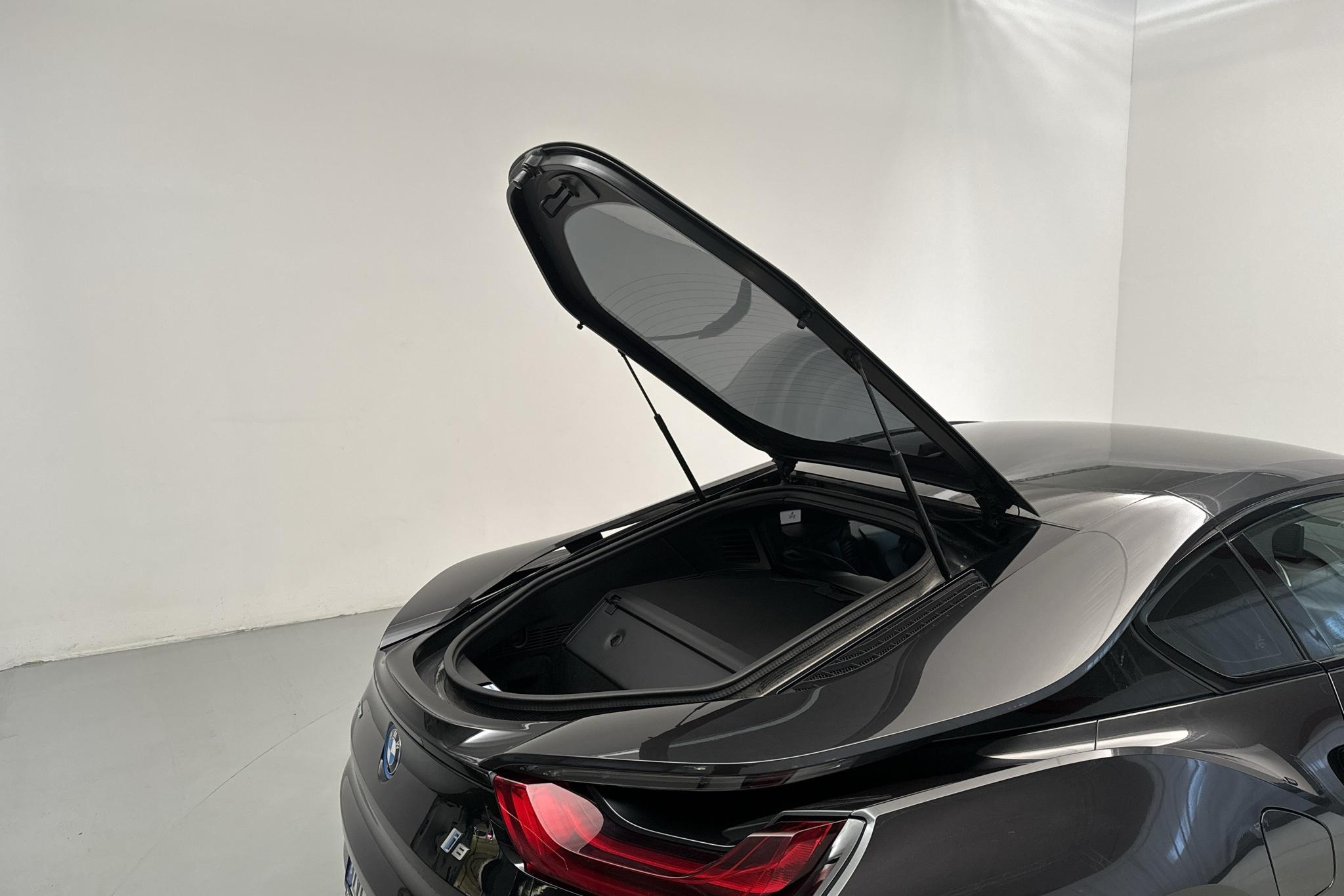 BMW i8, I12 (374hk) - 73 480 km - Automatic - gray - 2016