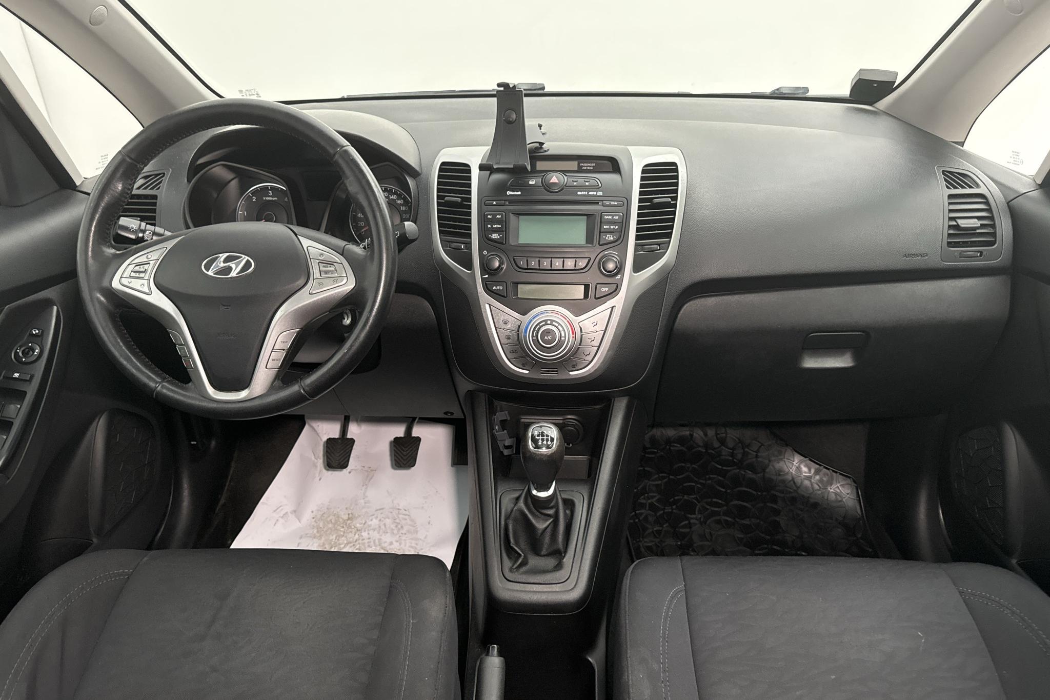 Hyundai ix20 1.6 CRDi (115hk) - 149 260 km - Manuaalinen - hopea - 2012